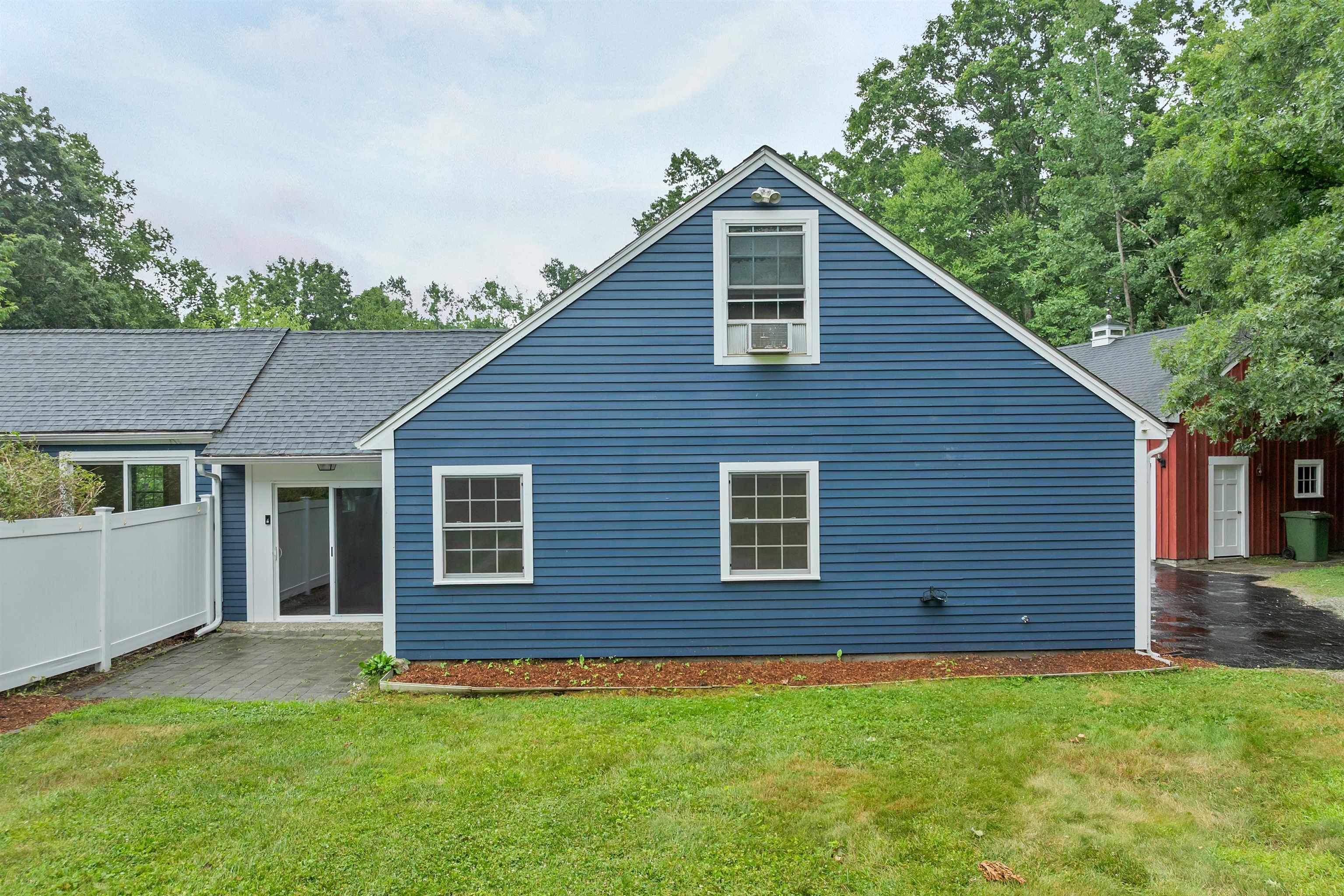 26 Old Mont Vernon Rd, Amherst, NH 03031