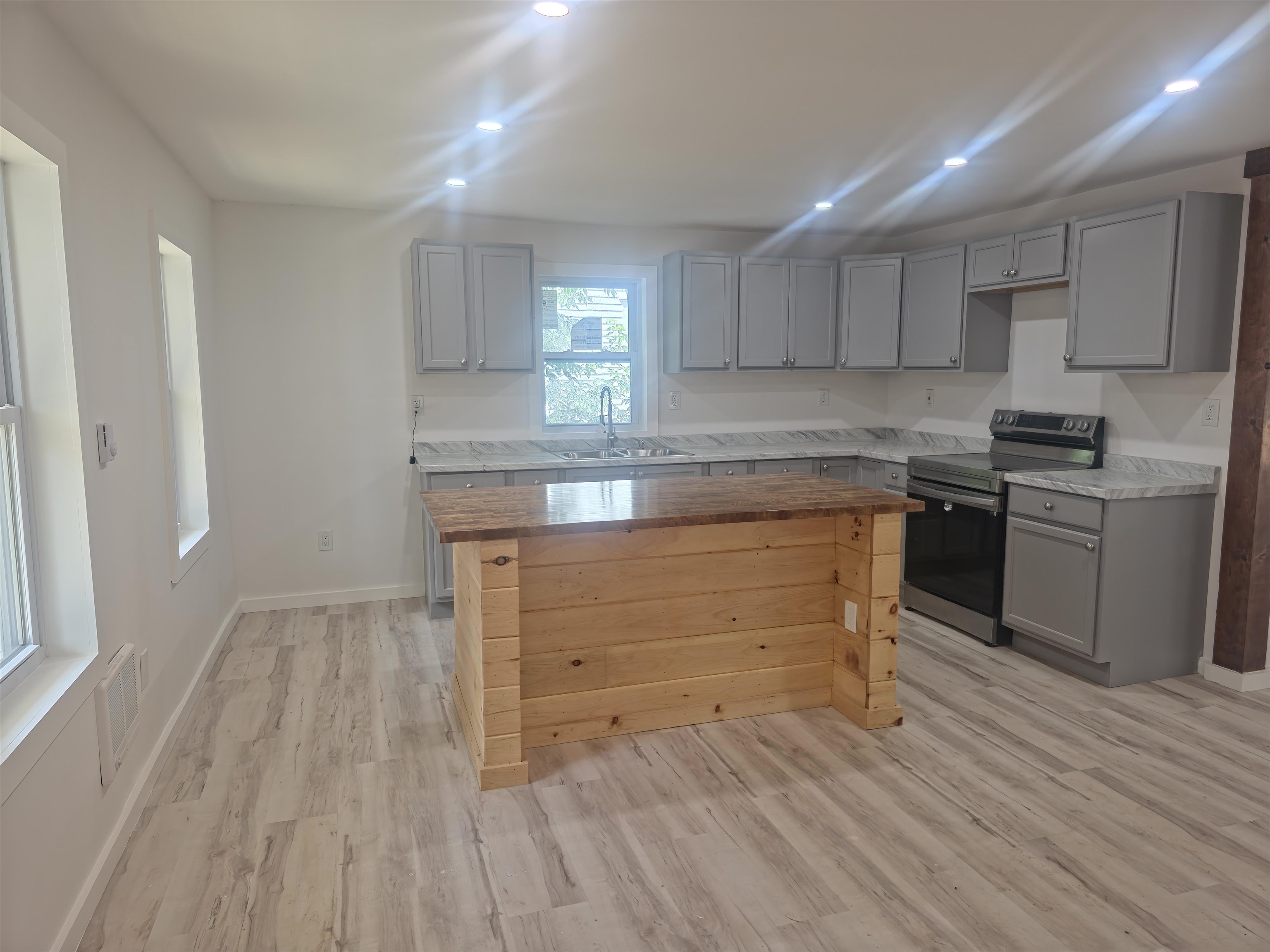 5th image of 7 Underhill Ave, Bellows Falls, VT 05101 | MLS# 5101481