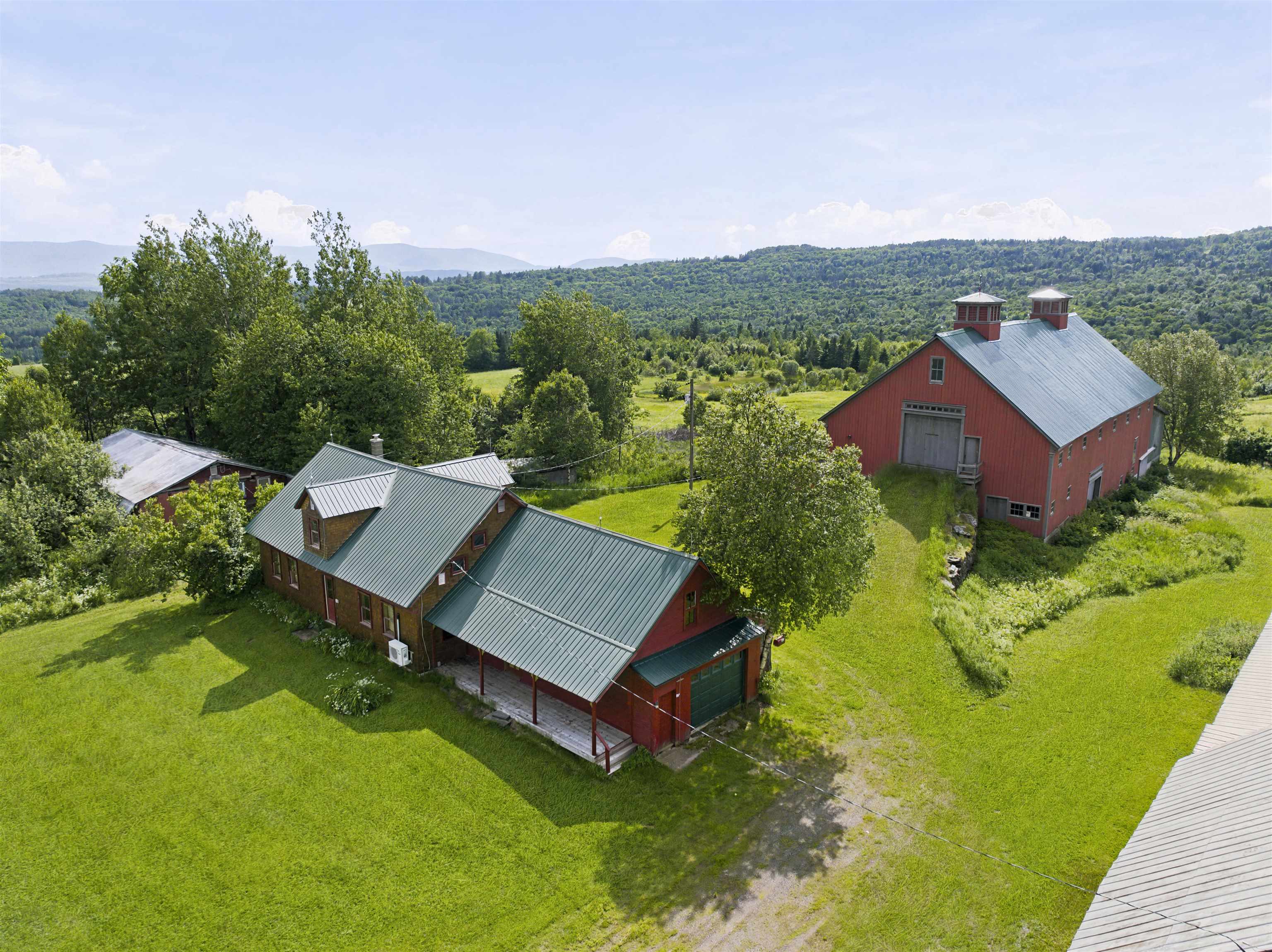 543 Bear Rock Rd, Colebrook, NH 03576