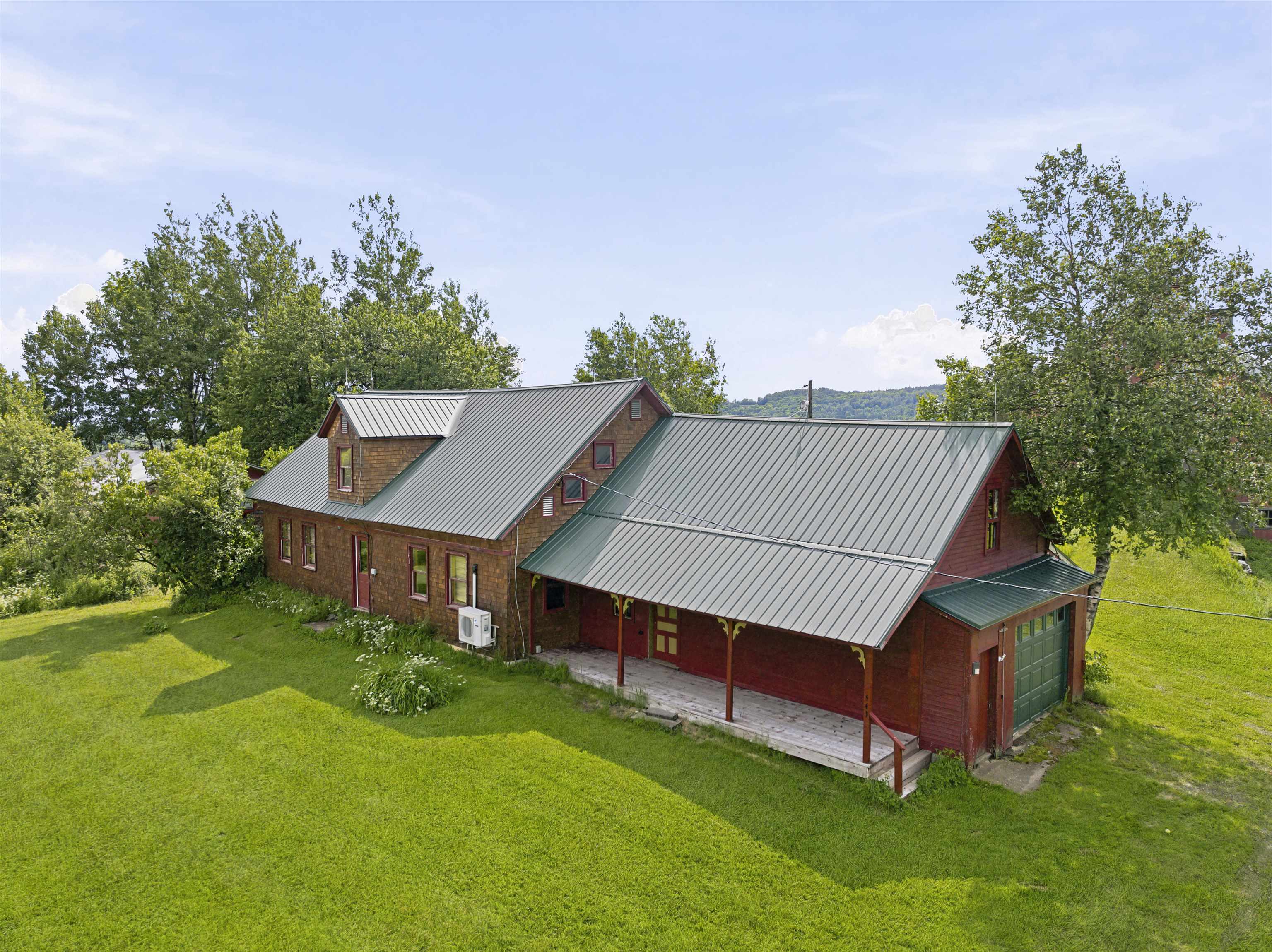 543 Bear Rock Rd, Colebrook, NH 03576