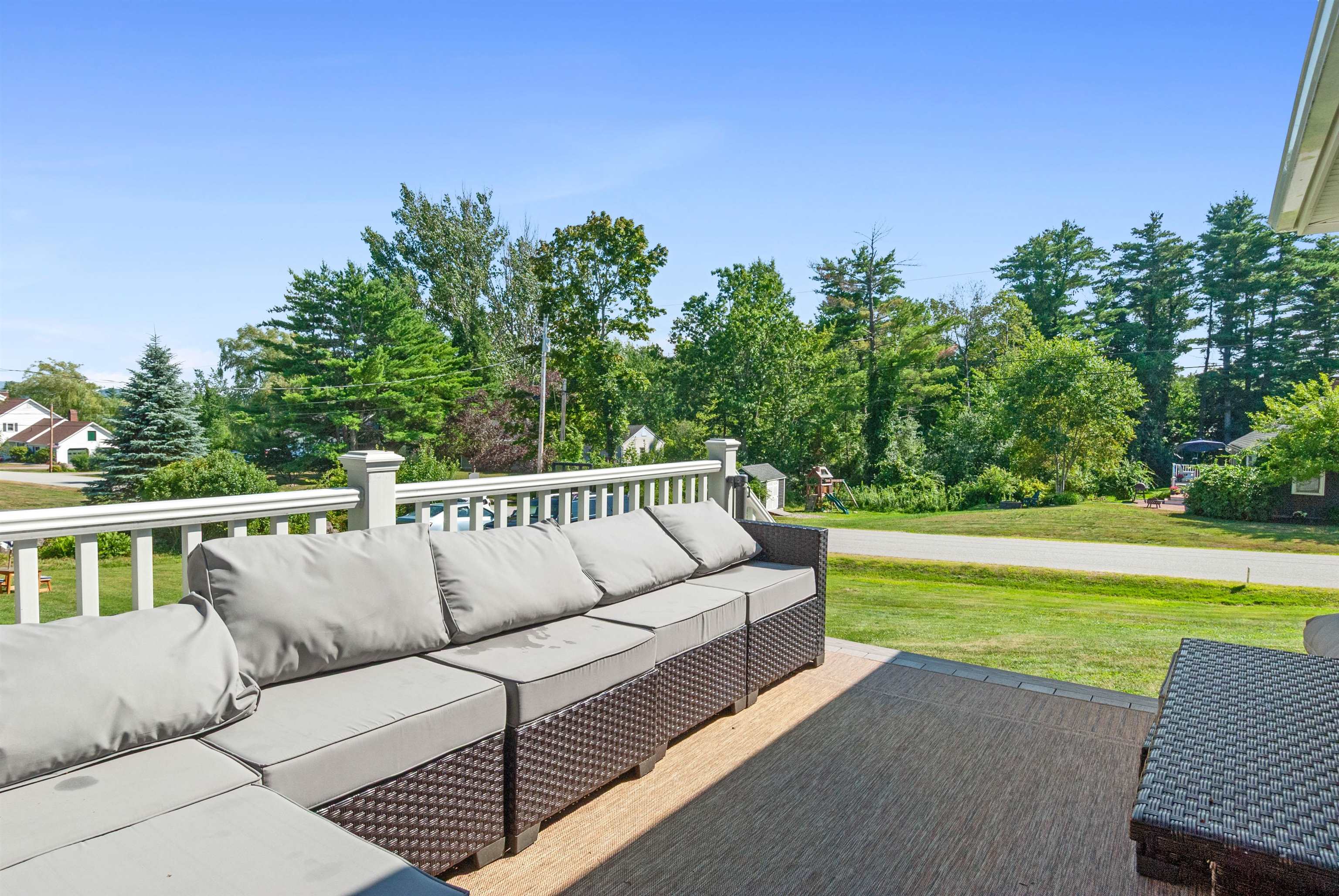 25 Old Lakeview Ter, Wolfeboro, NH 03894