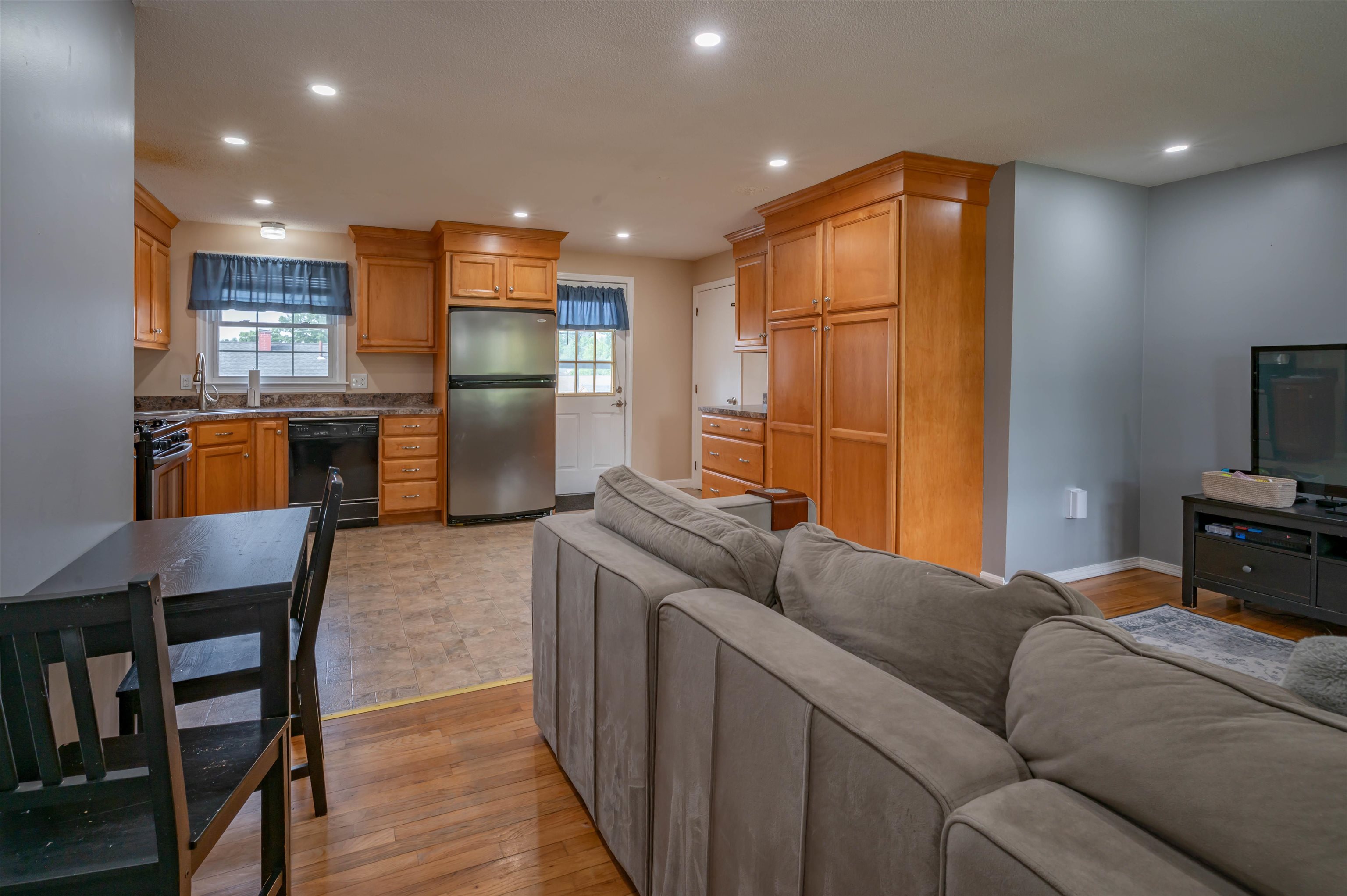 39 Norwich Rd, Nashua, NH 03062