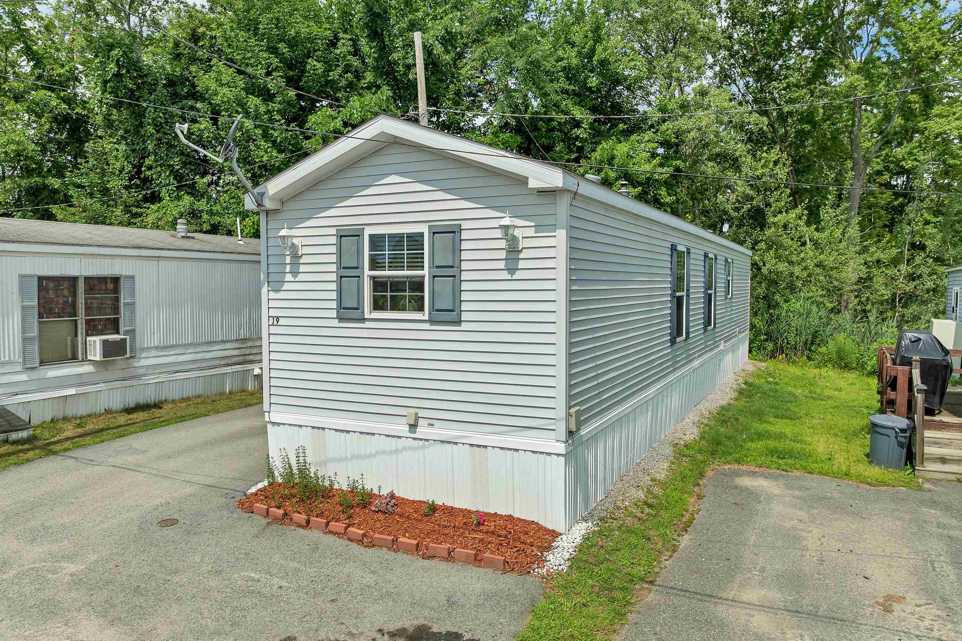 19 Brookwood Dr, Salem, NH 03079