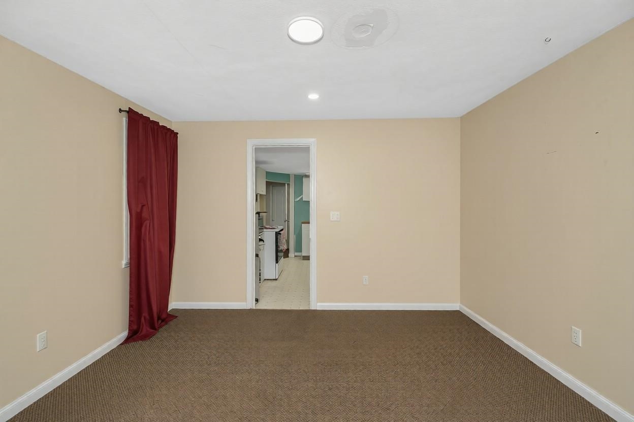 605 Chases Grove Rd, Derry, NH 03038