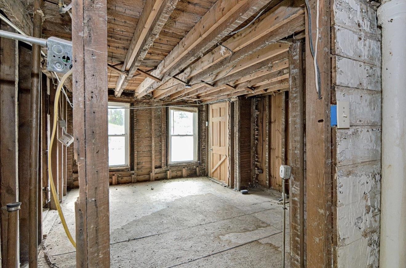 44 Bridge St, Hillsborough, NH 03244