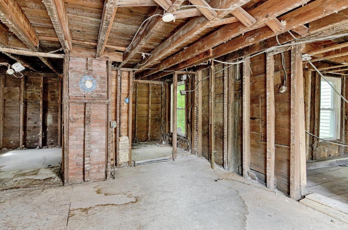 44 Bridge St, Hillsborough, NH 03244