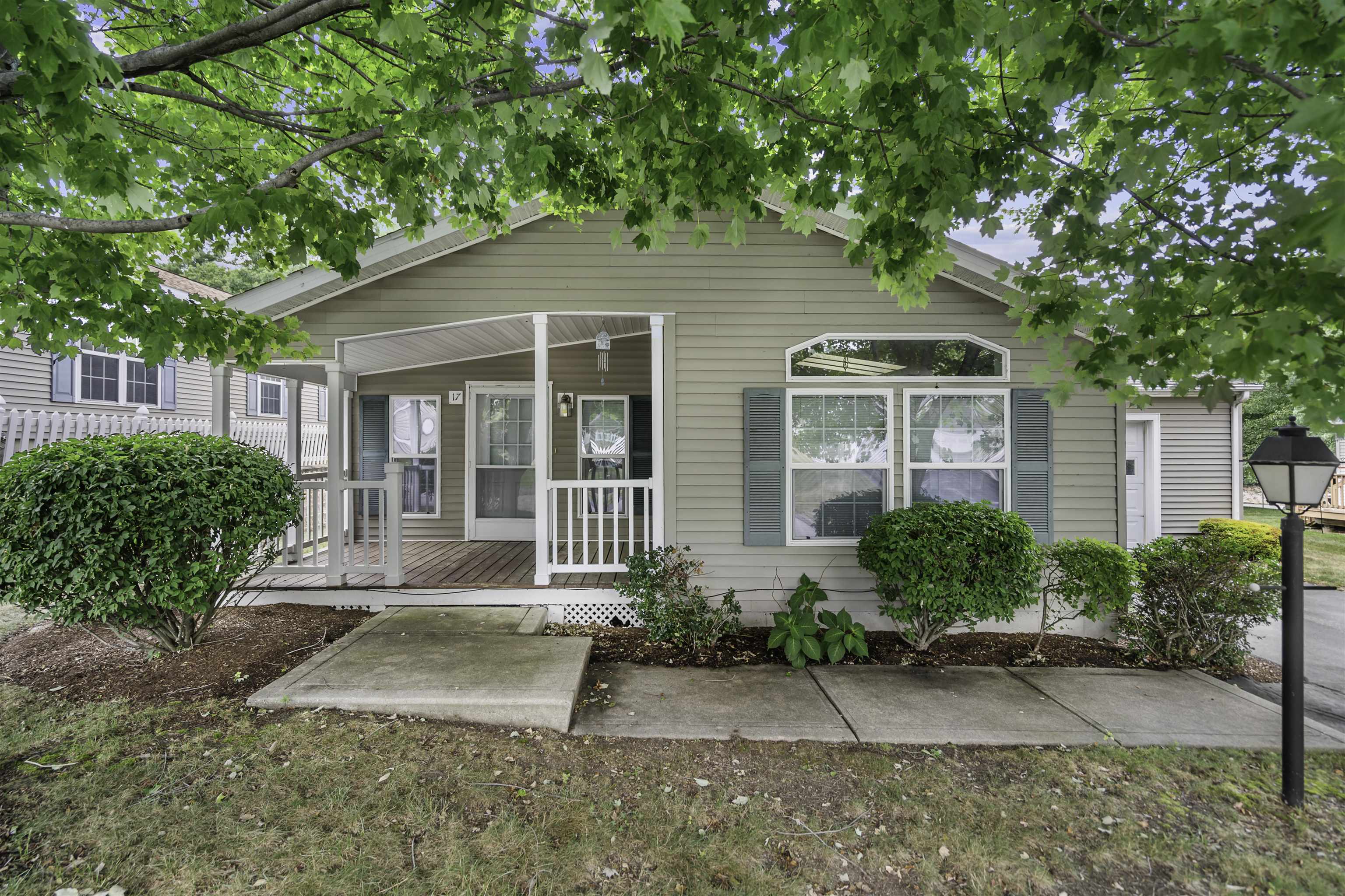 17 Heritage Way, Manchester, NH 03104
