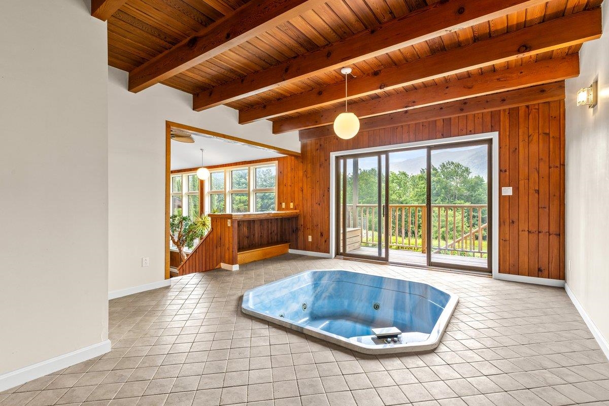 86 Raycrest Dr, Randolph, NH 03593