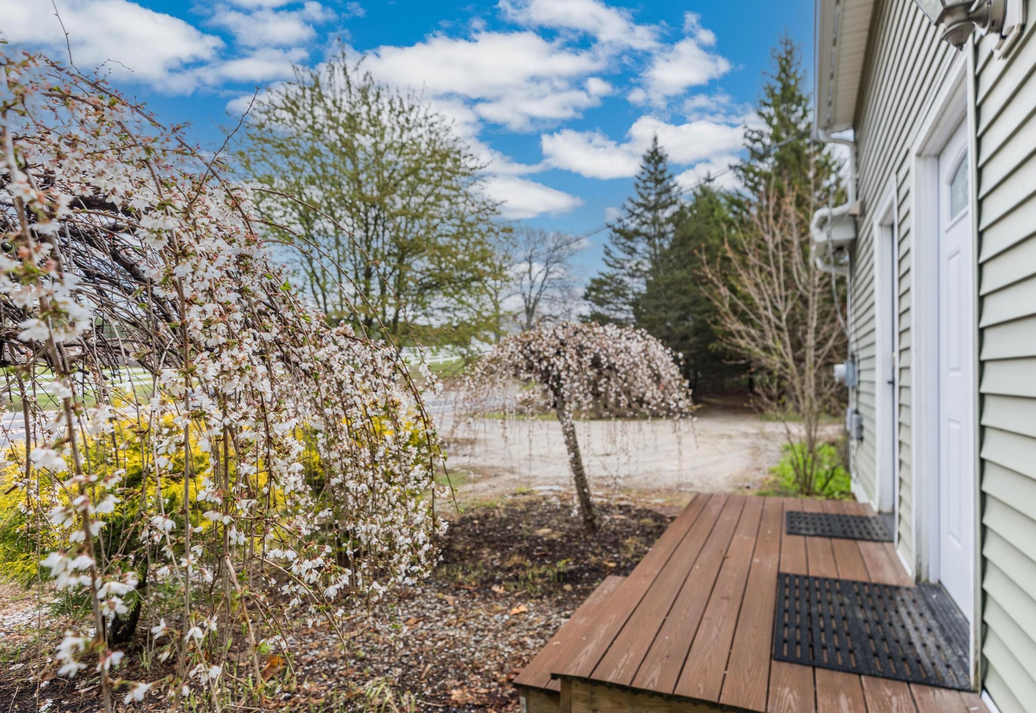 1685 Dover Rd, Epsom, NH 03234