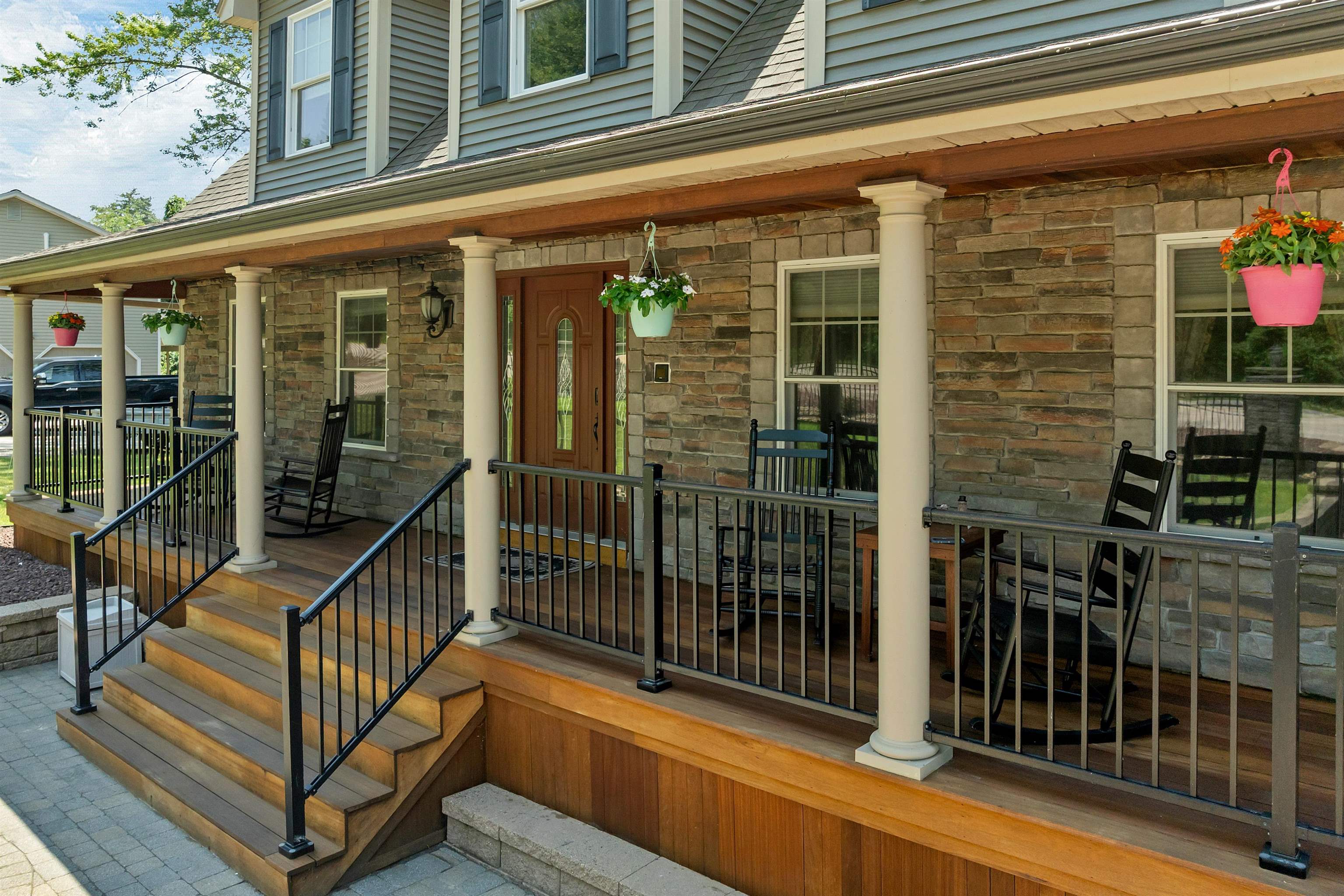98 Robinson Rd, Hudson, NH 03051