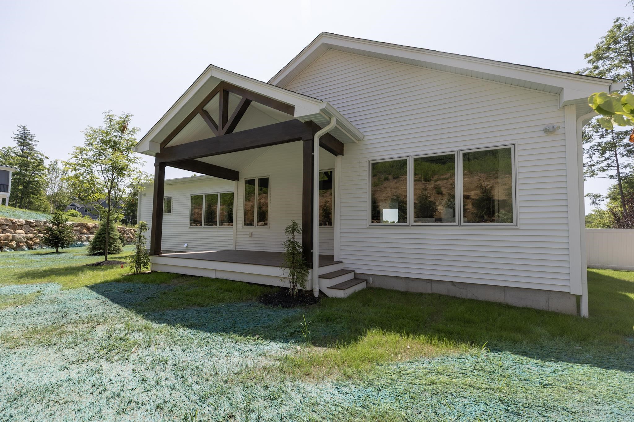 25 Indian Rock Rd, Bedford, NH 03110