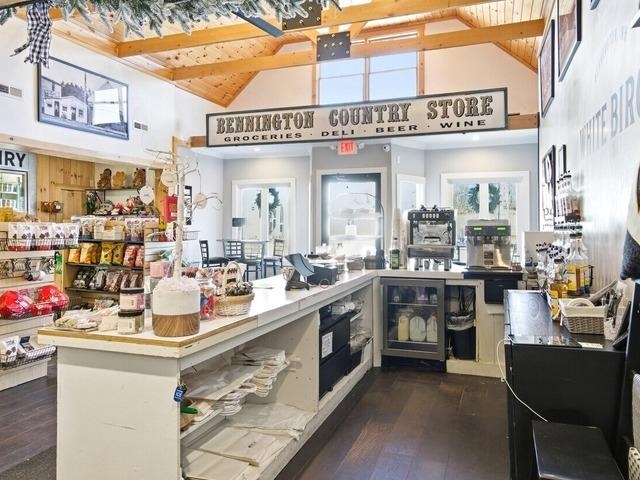 6 Main St, Bennington, NH 03442