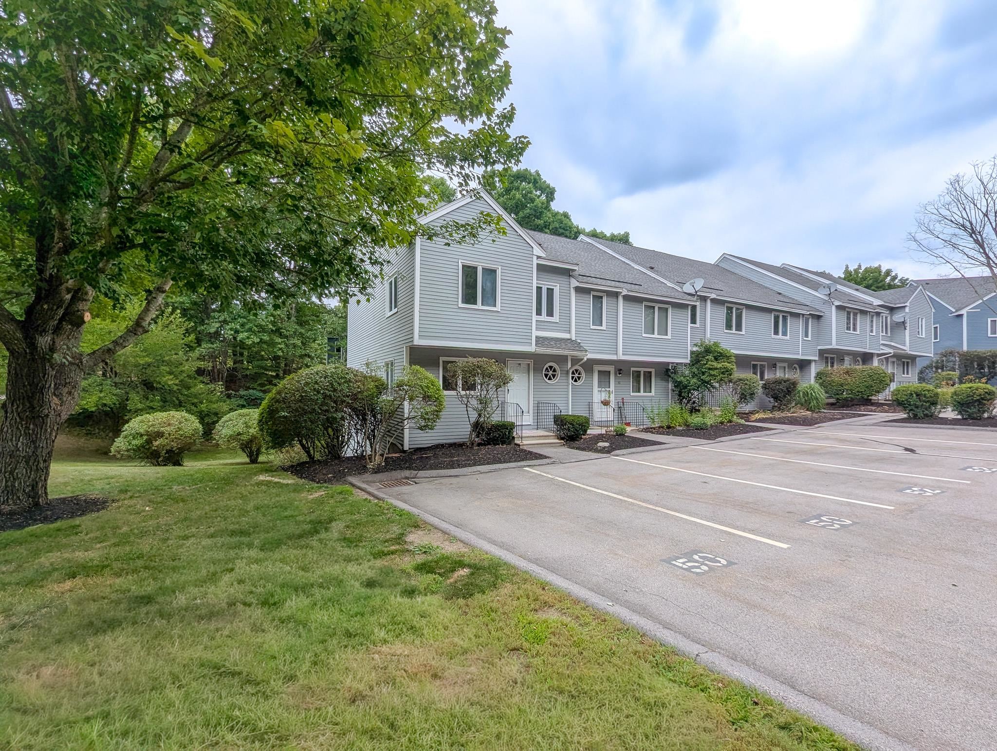 50 Merrimack Dr #48, Merrimack, NH 03054