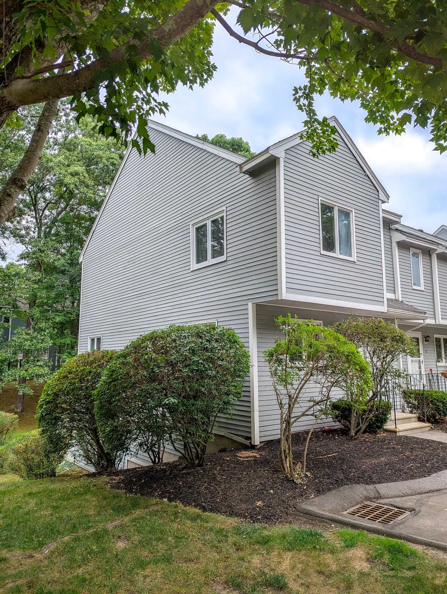 50 Merrimack Dr #48, Merrimack, NH 03054