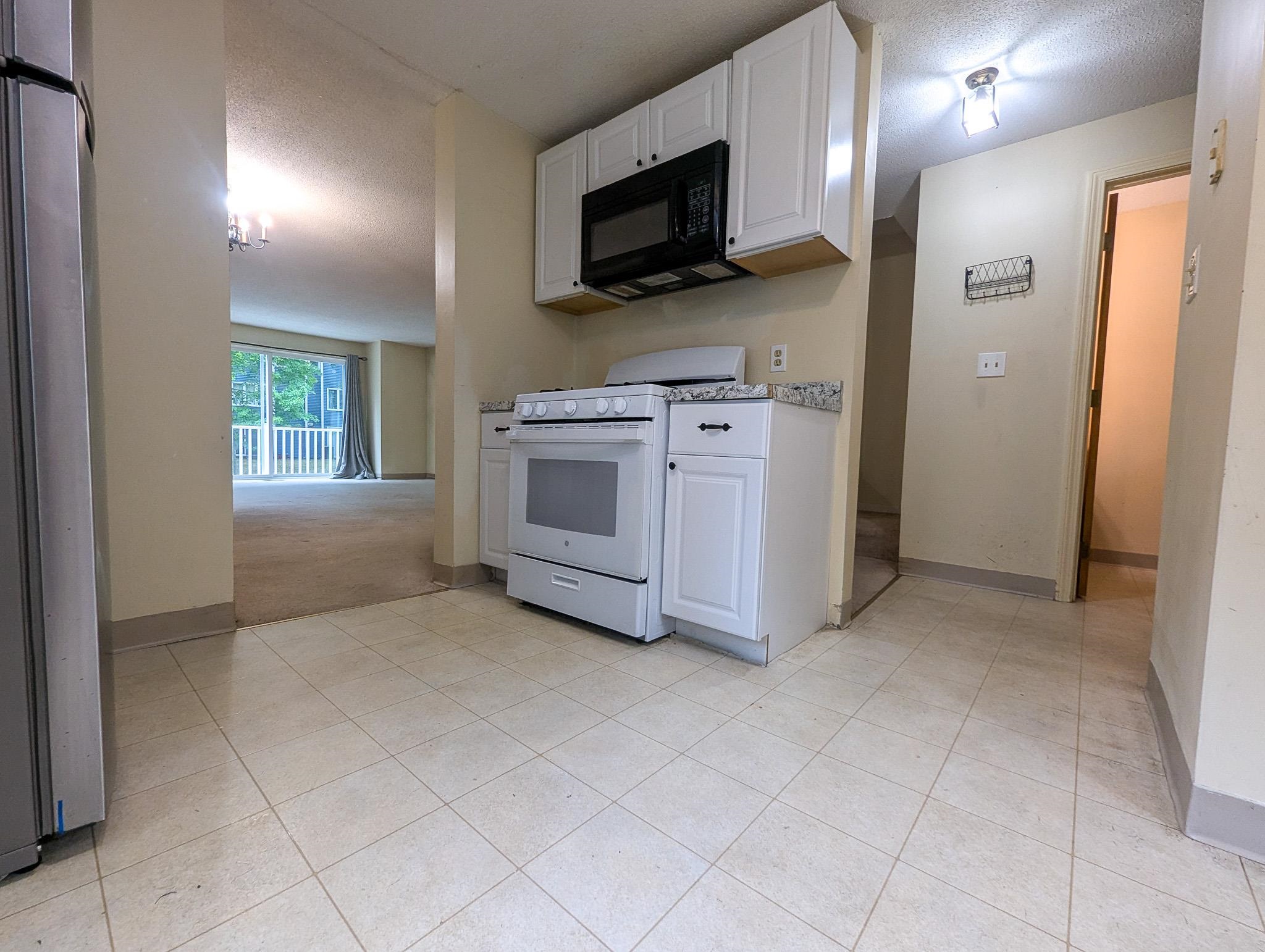 50 Merrimack Dr #48, Merrimack, NH 03054