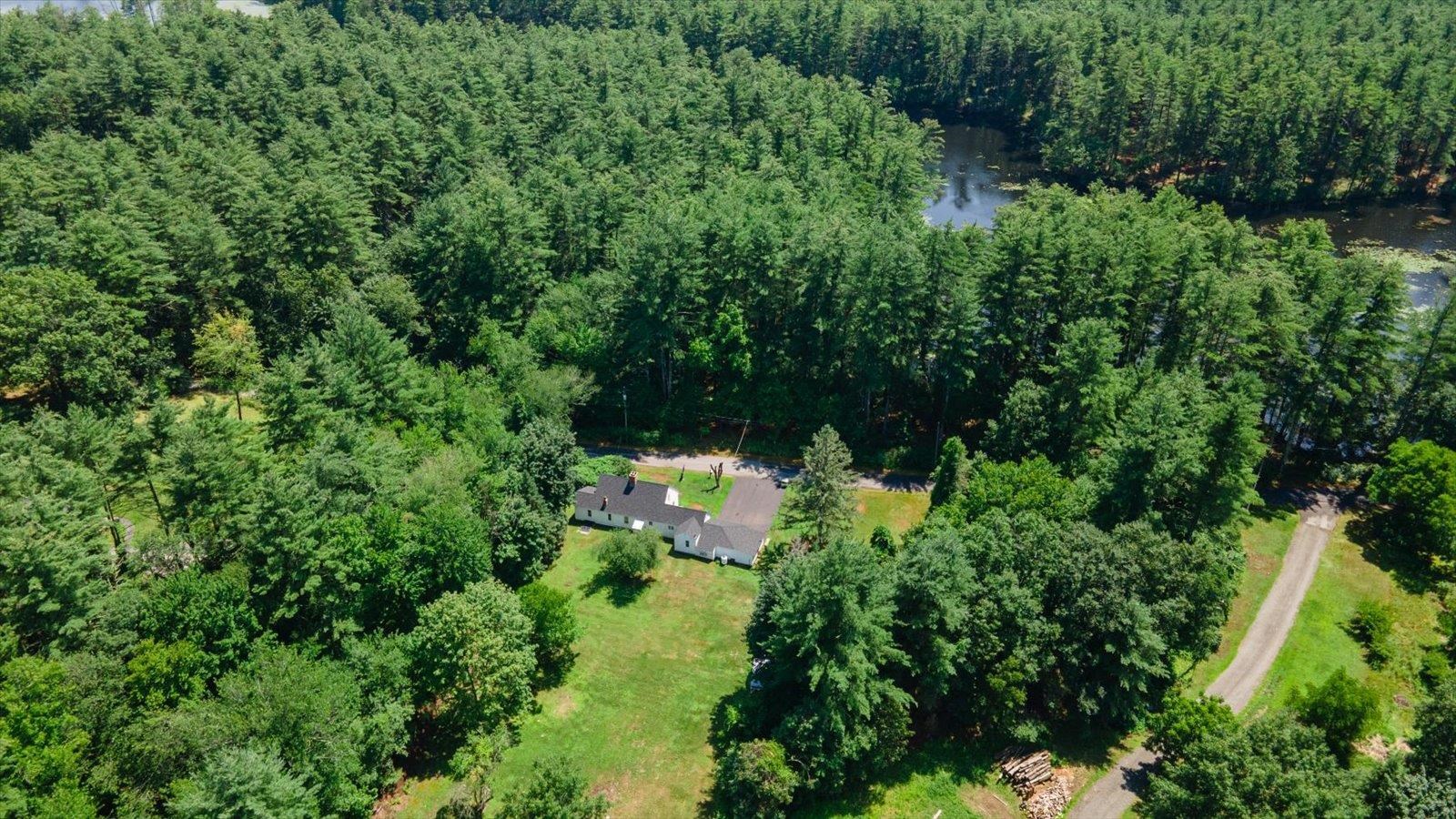 30 Thornton Road West, Merrimack, NH 03054