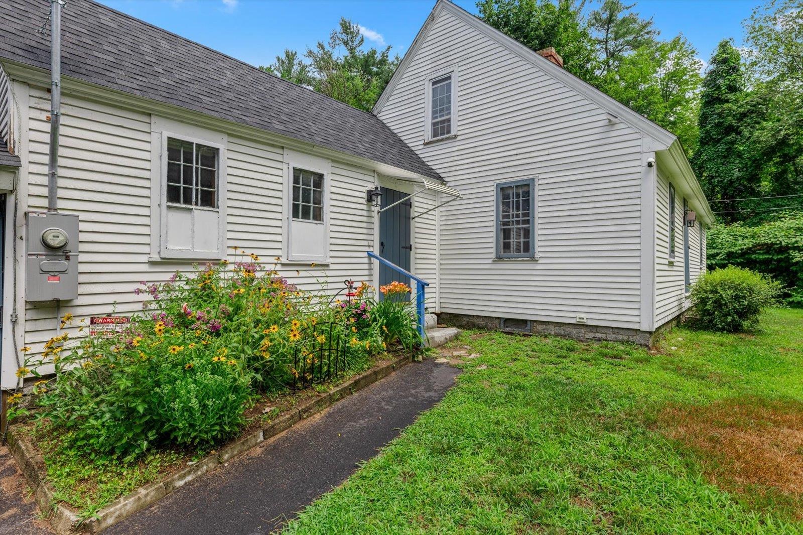 30 Thornton Road West, Merrimack, NH 03054