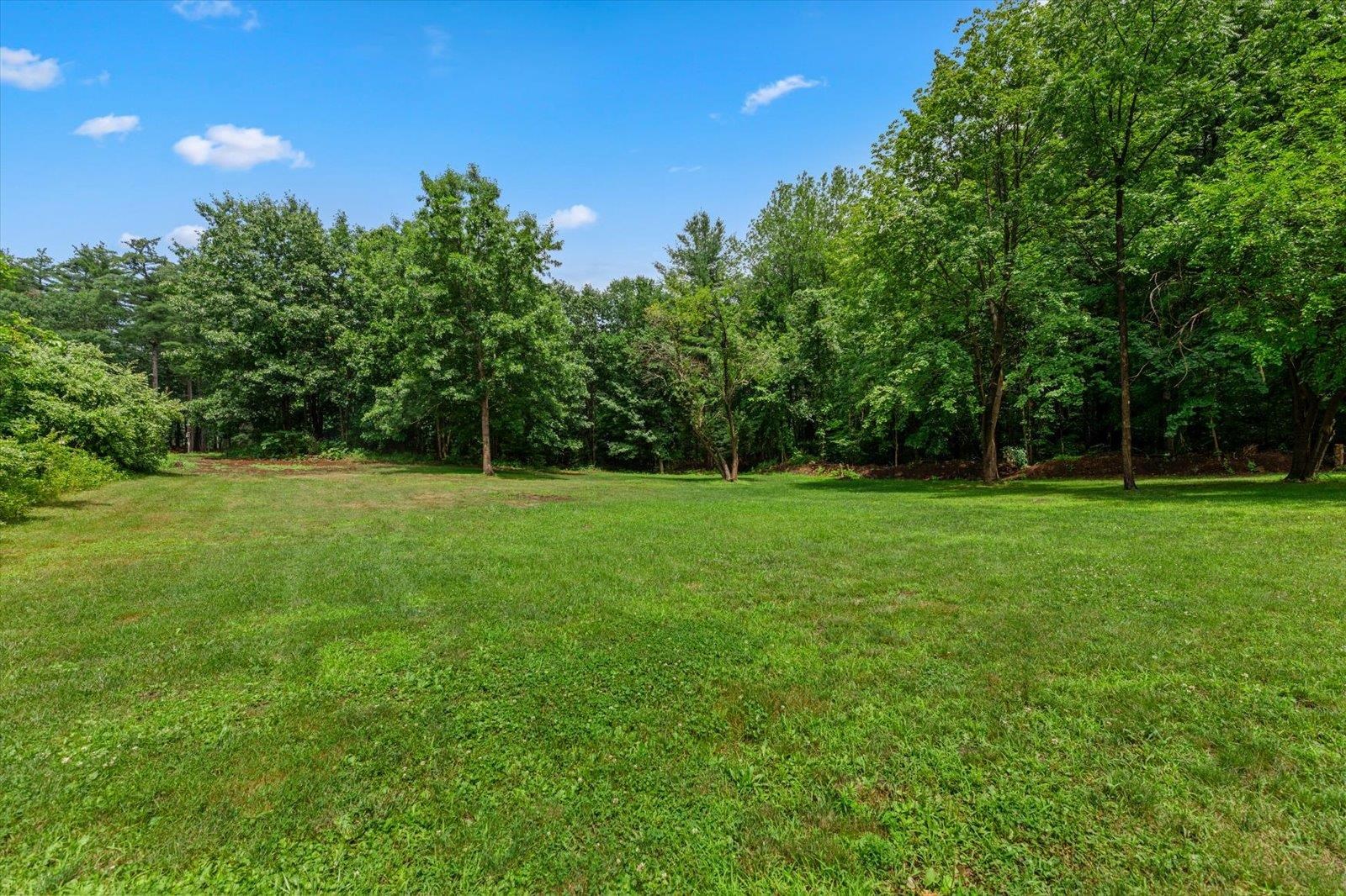 30 Thornton Road West, Merrimack, NH 03054