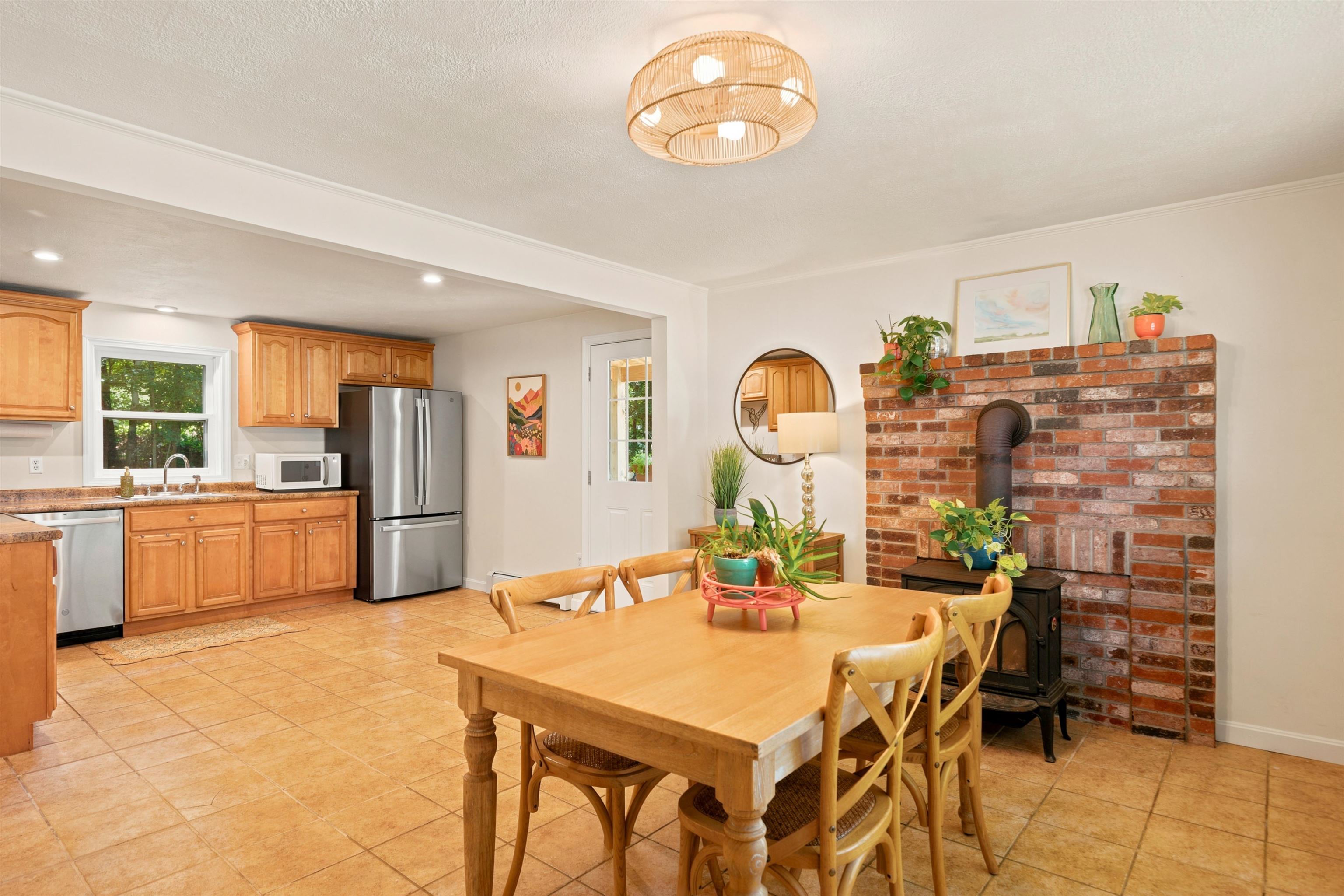 3 Millstream Ln, Concord, NH 03303