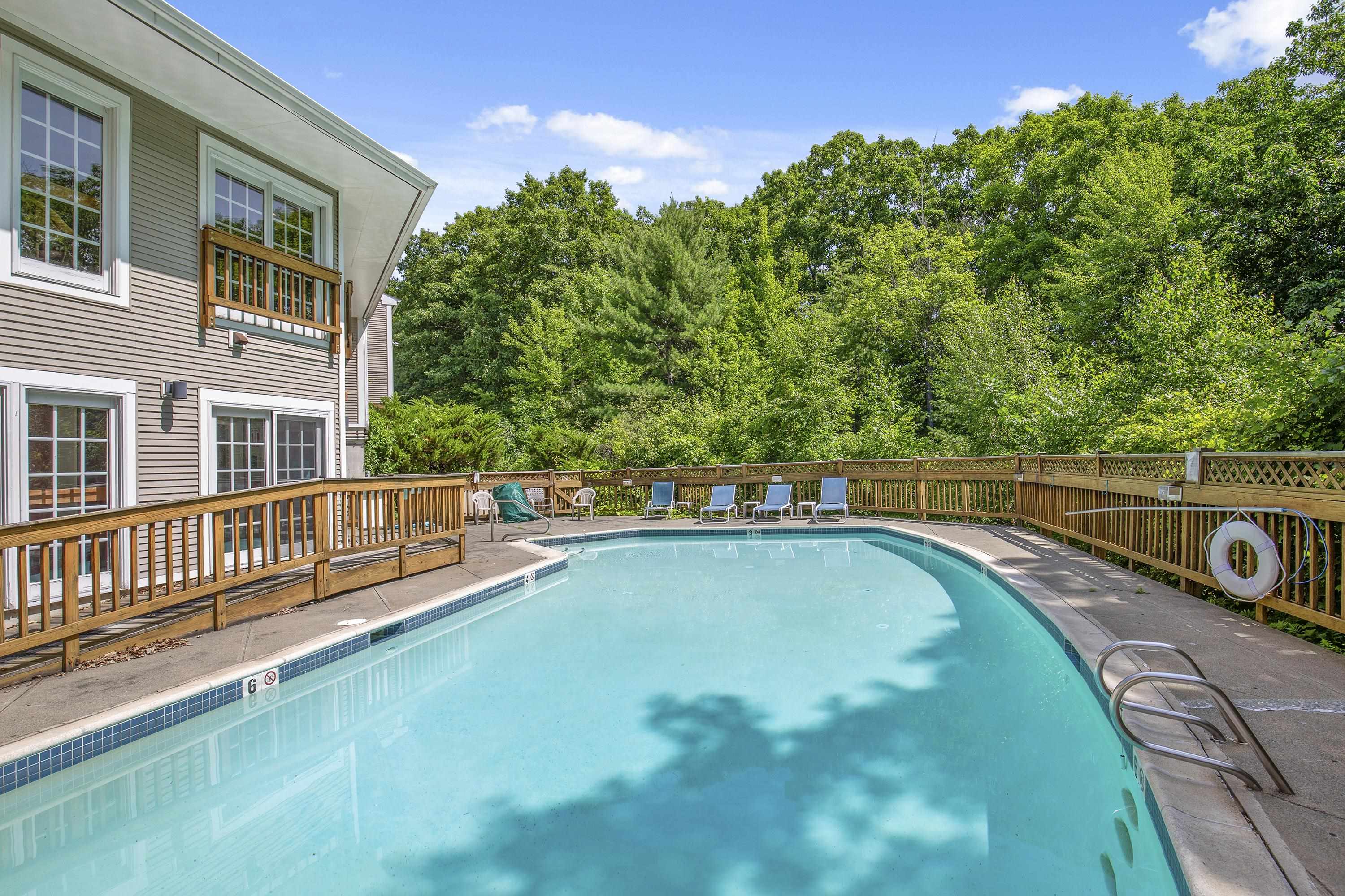 30 Wolf Rd #414, Lebanon, NH 03766