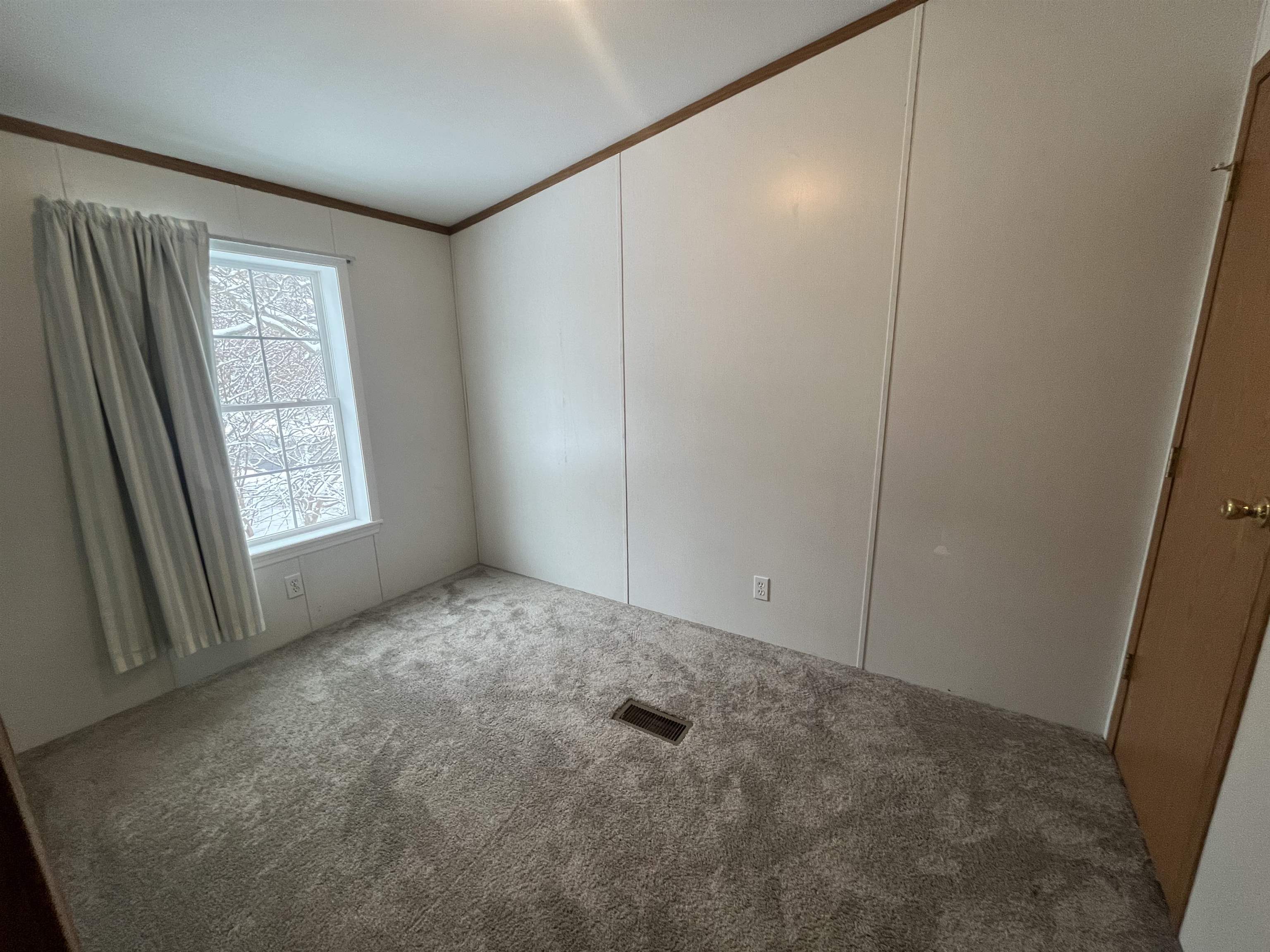 53 Coral Ln, Seabrook, NH 03874