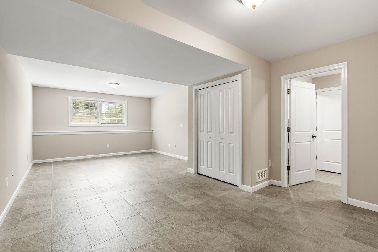 23 Pine Acres Rd, Allenstown, NH 03275