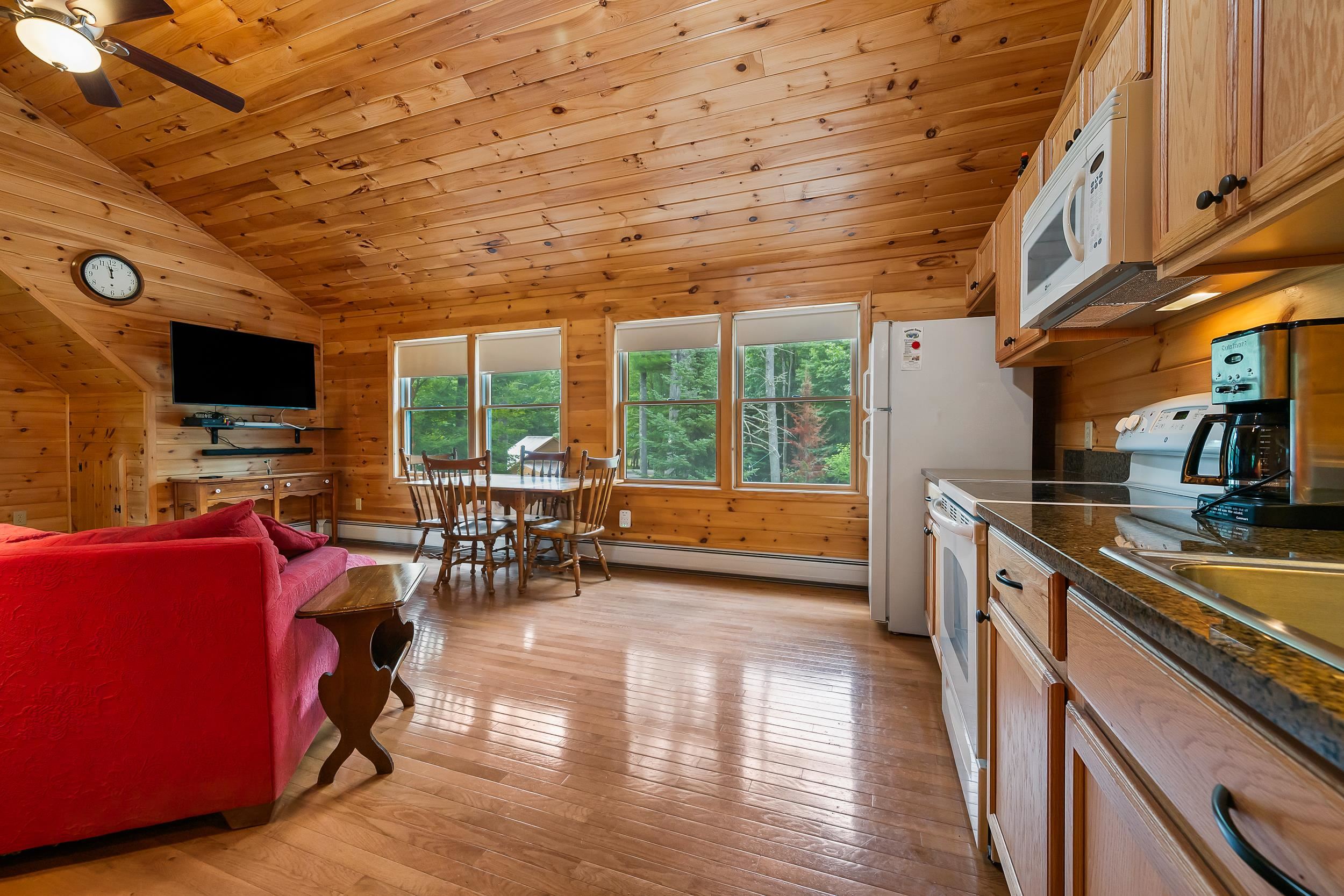 34 Charles Rd, Conway, NH 03813