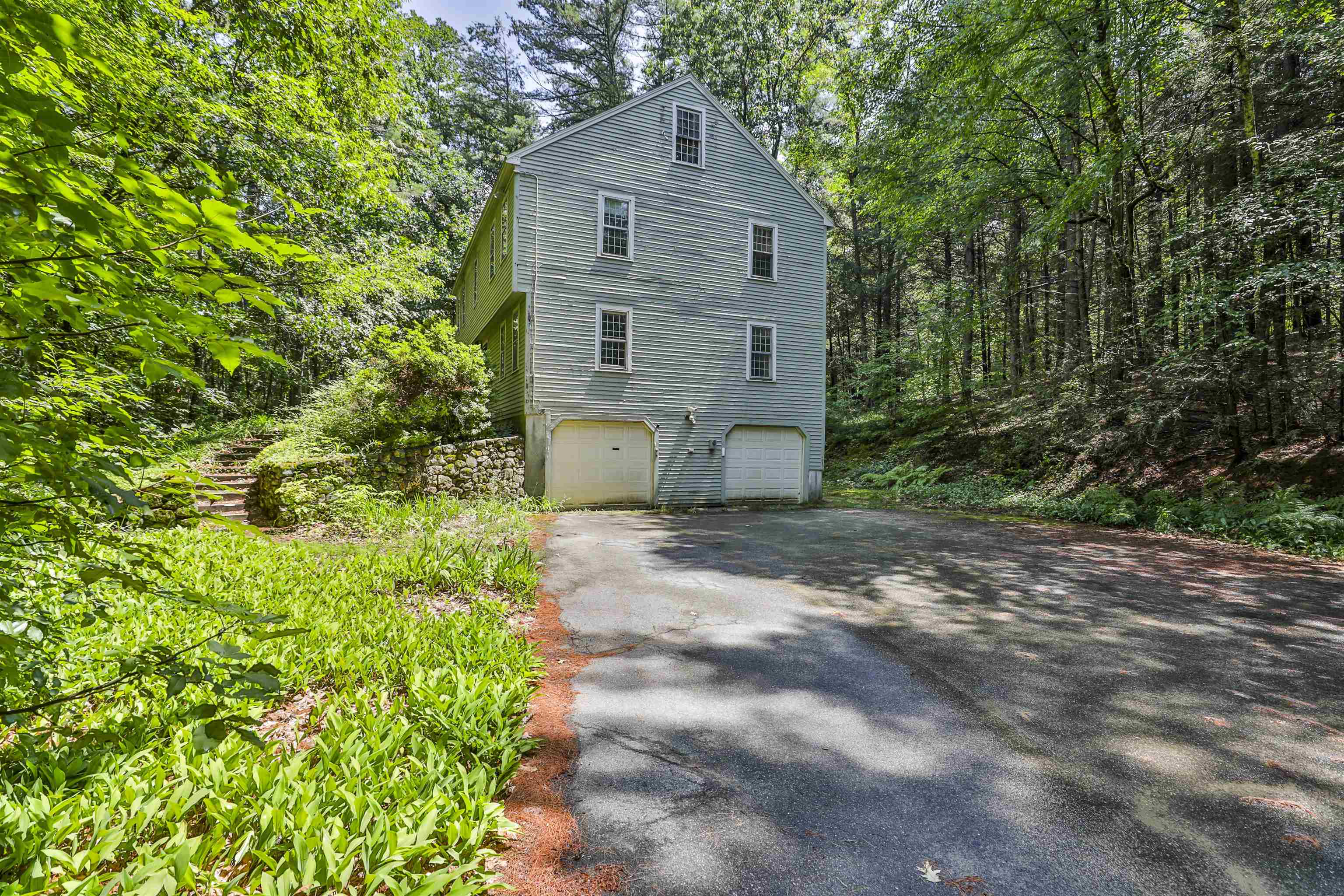 56 Buttonwood Dr, Hollis, NH 03049