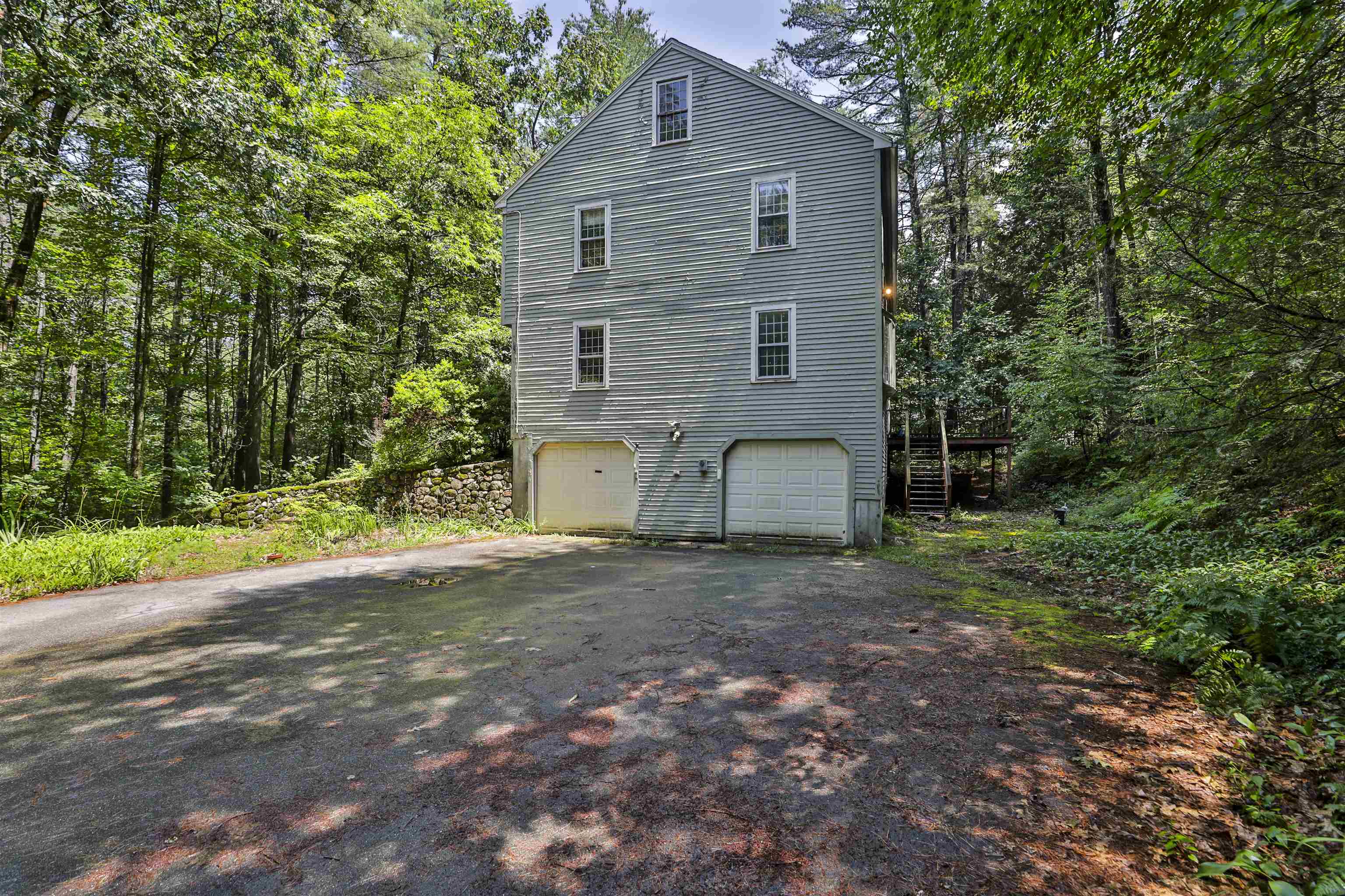 56 Buttonwood Dr, Hollis, NH 03049