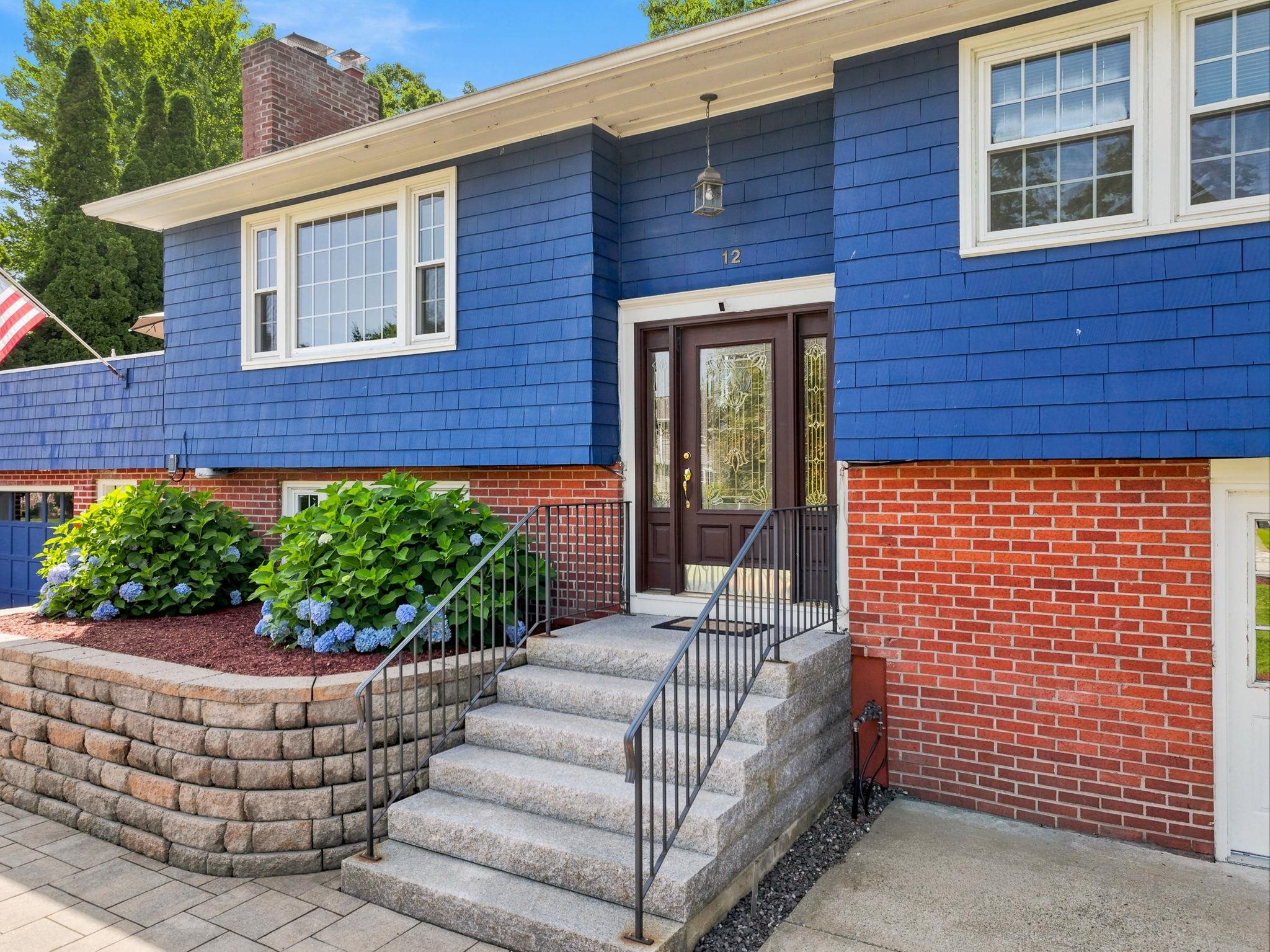 12 Deerhaven Dr, Nashua, NH 03064