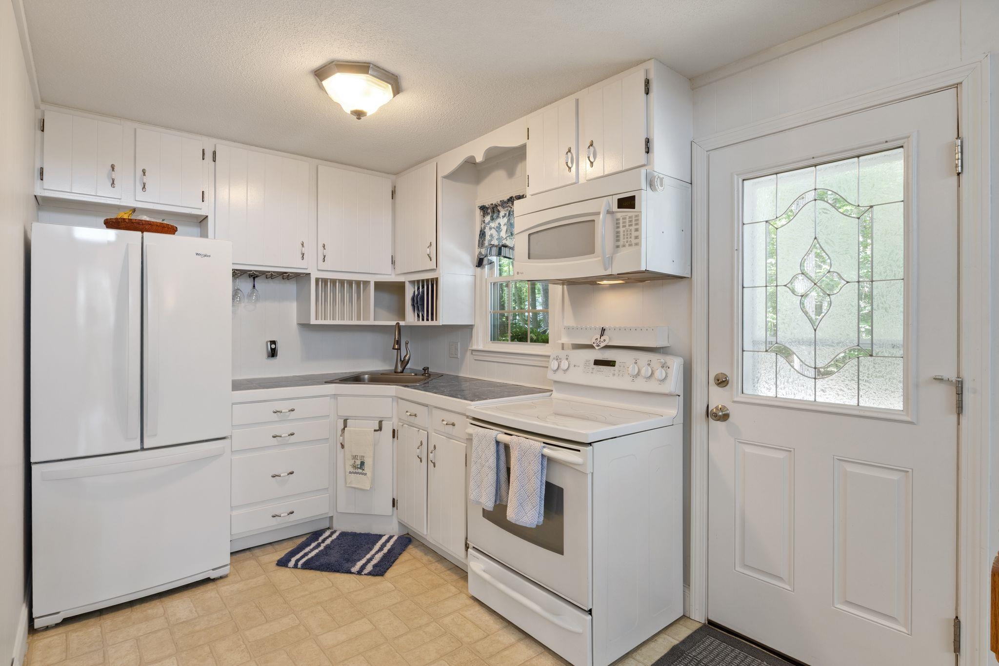 276 Varney Rd, Barnstead, NH 03225
