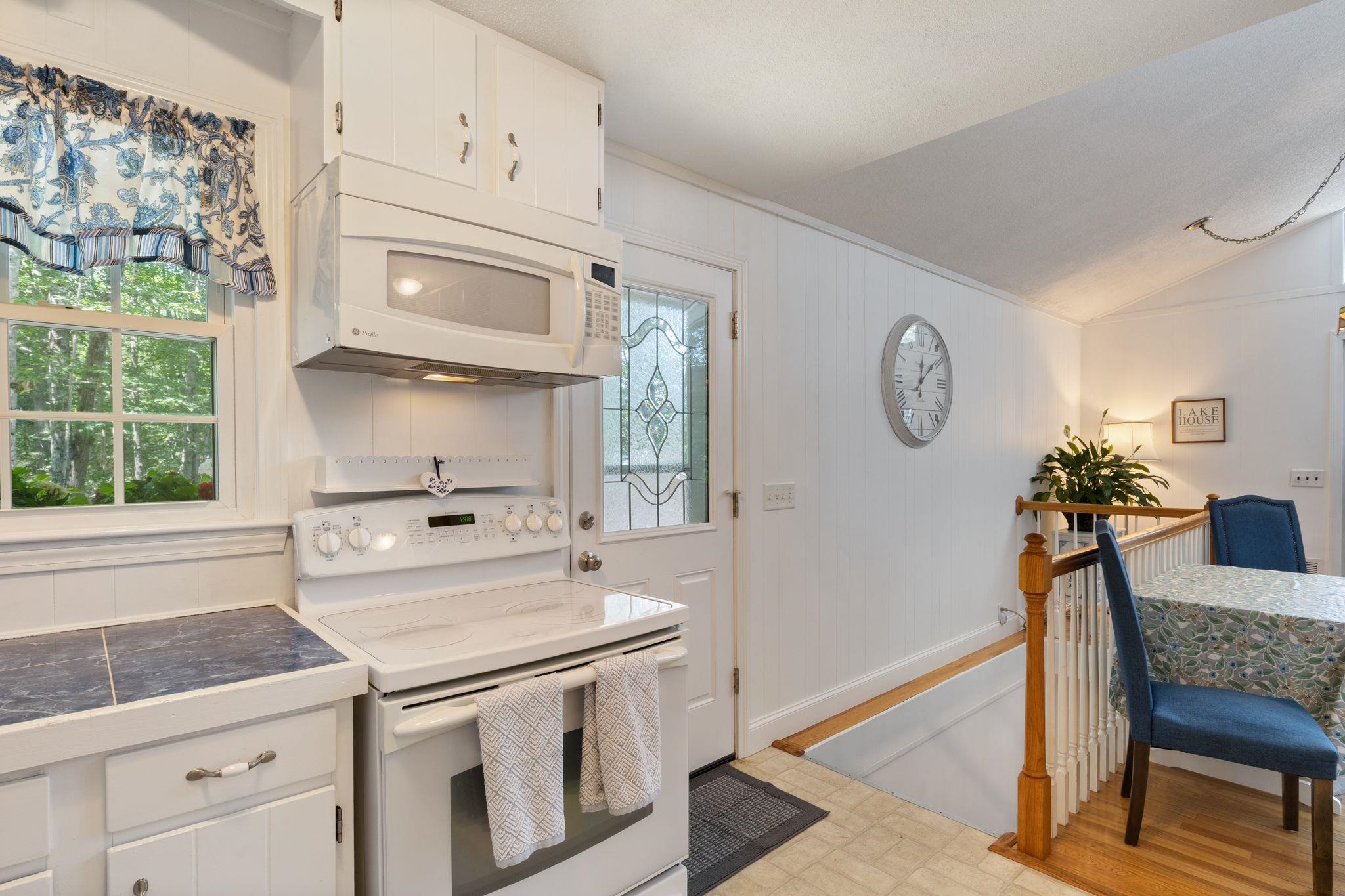 276 Varney Rd, Barnstead, NH 03225