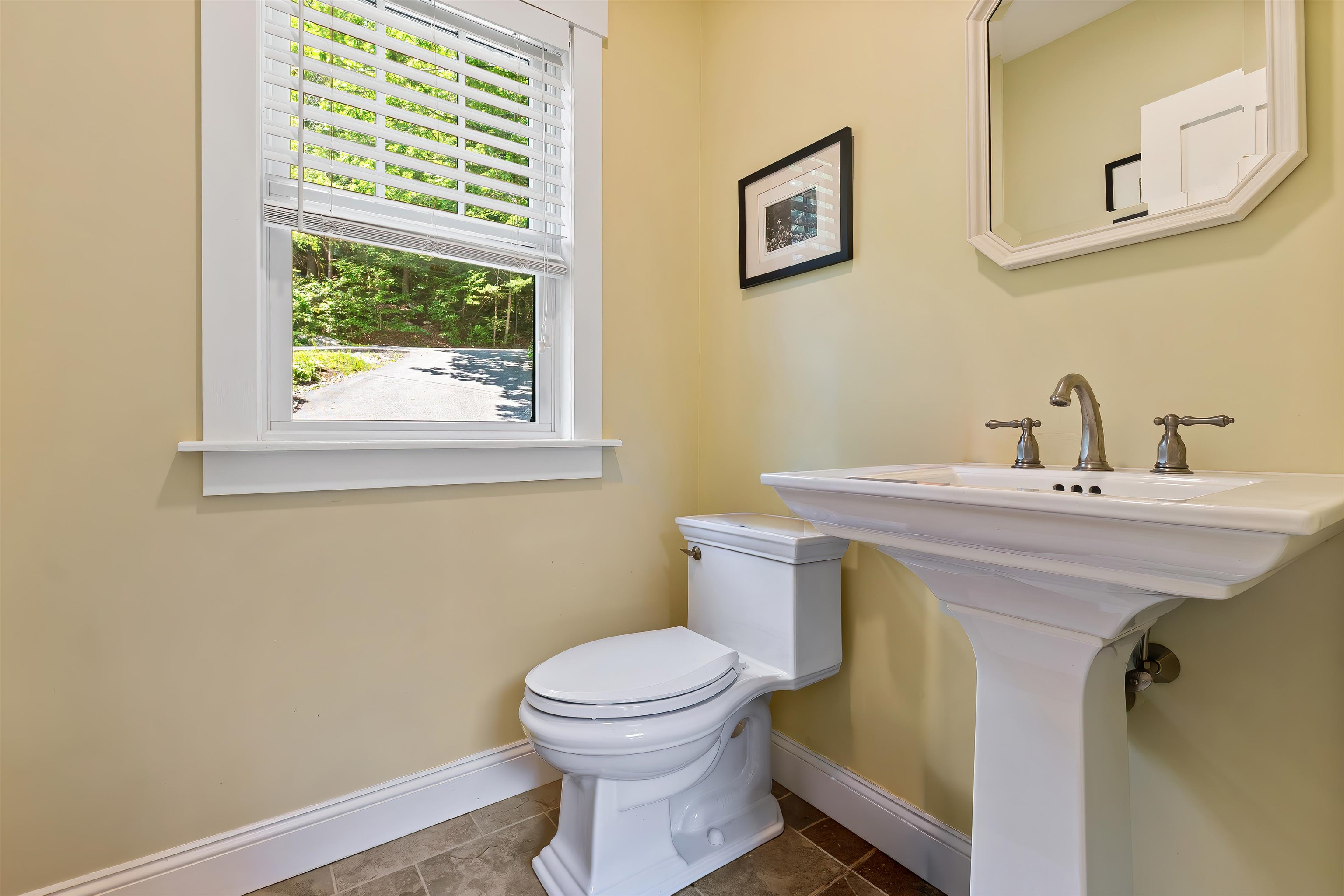7 Bay Point Ln, Sunapee, NH 03782