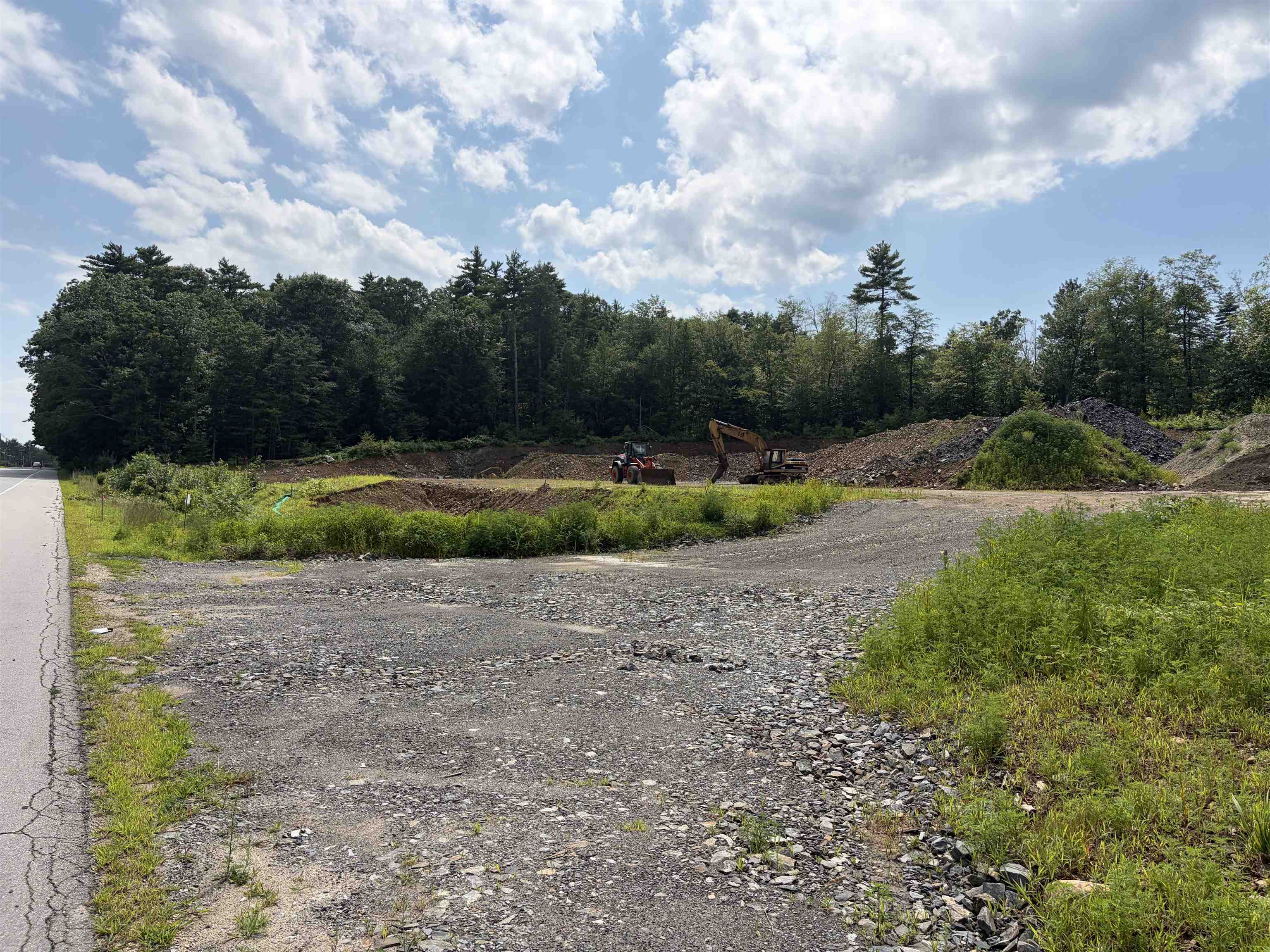 364 Calef Hw, Epping, NH 03042