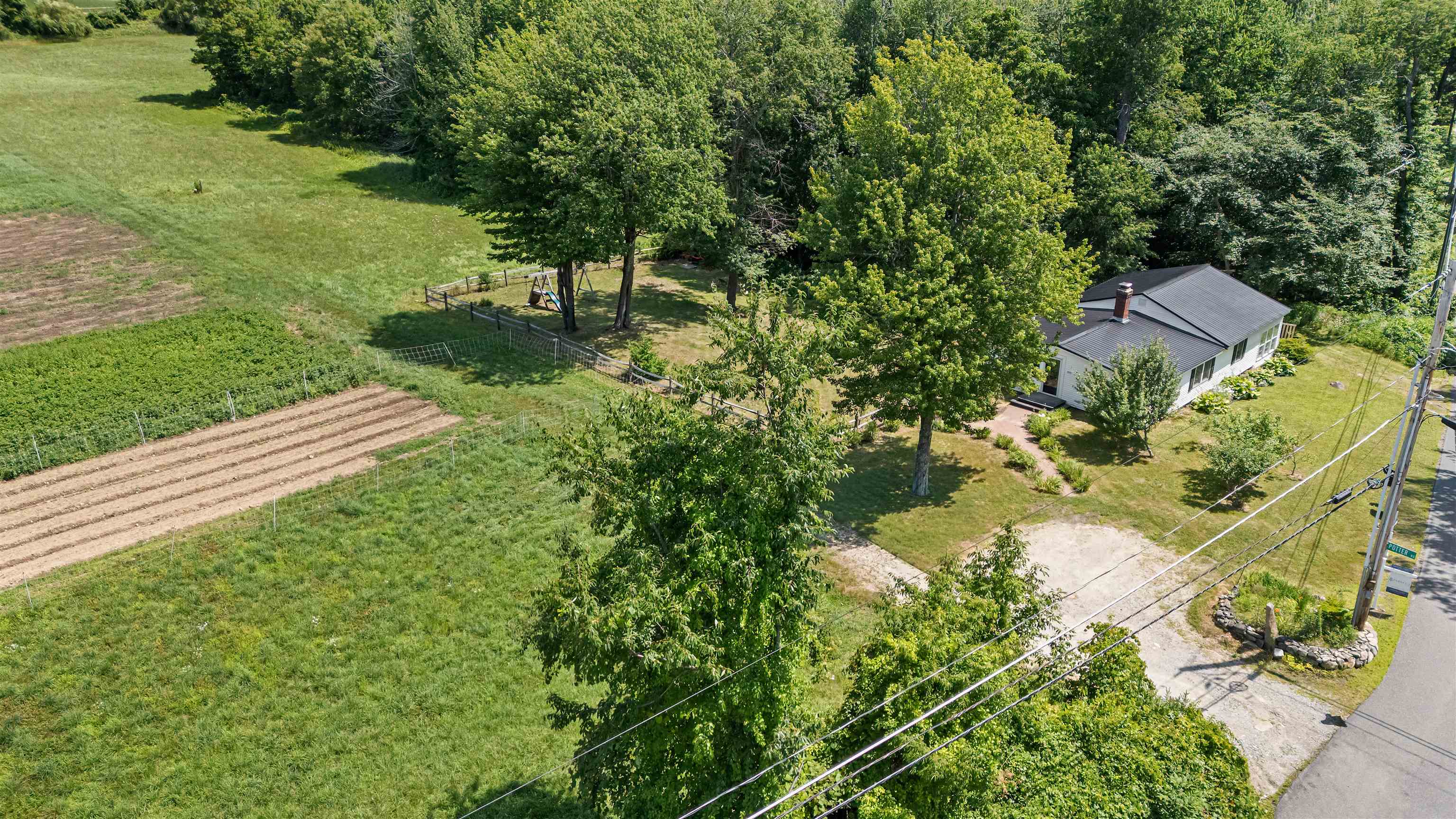 592 Abbot Hill Rd, Wilton, NH 03086