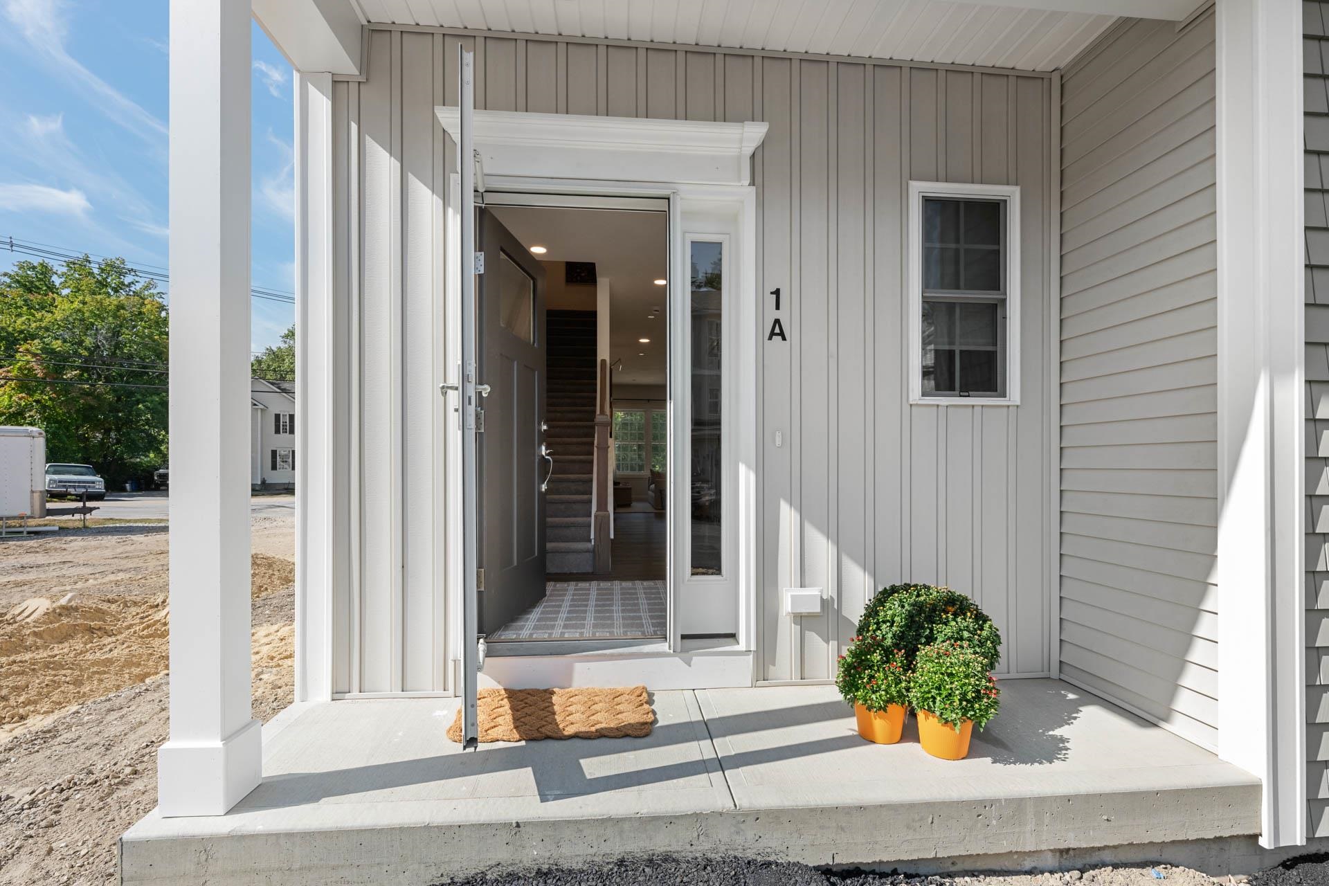 1A Dearborn Cir, Goffstown, NH 03045