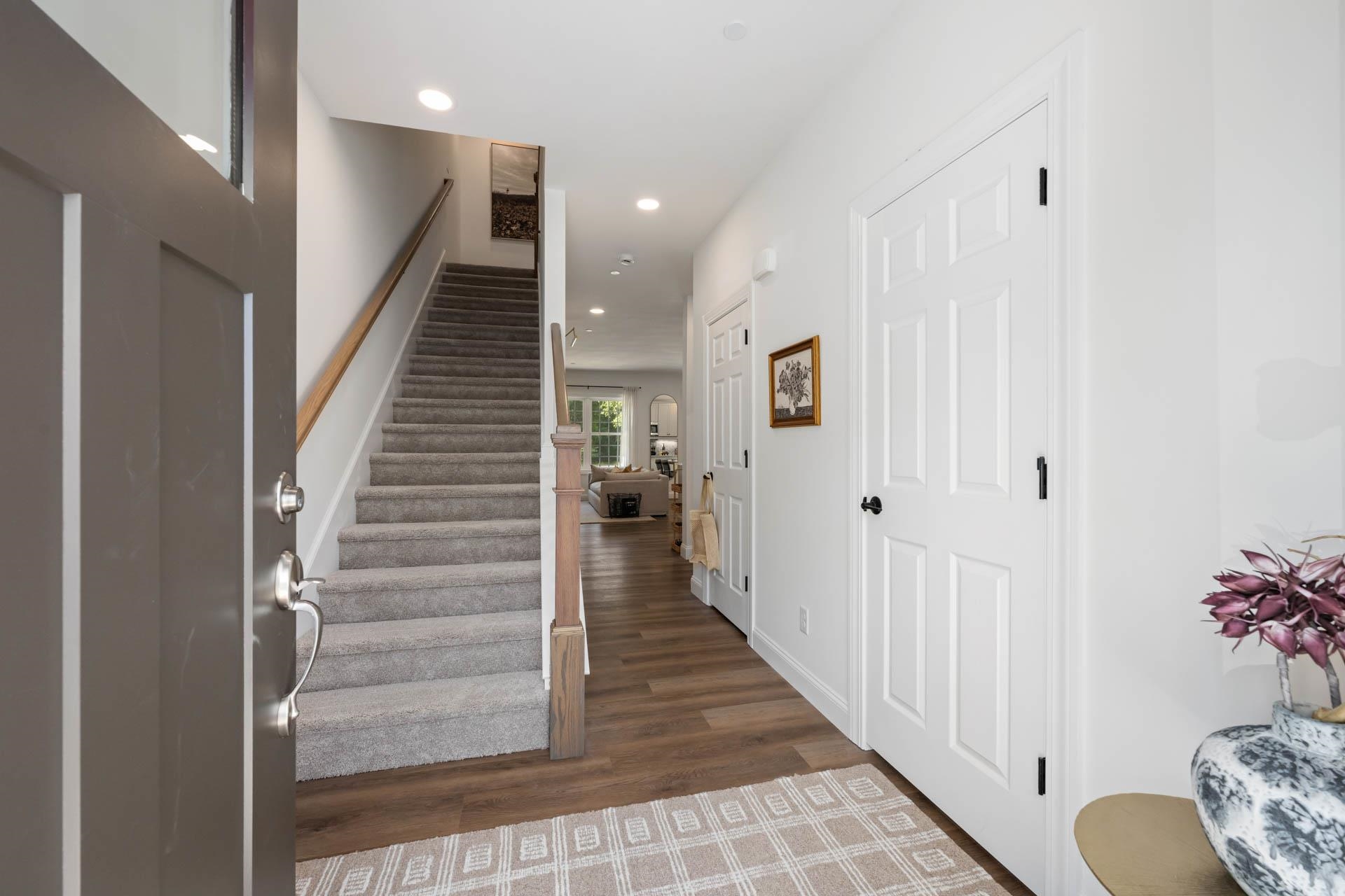 1A Dearborn Cir, Goffstown, NH 03045