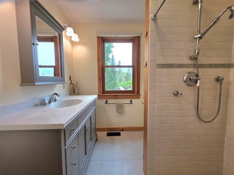 full bath in main house 25818755