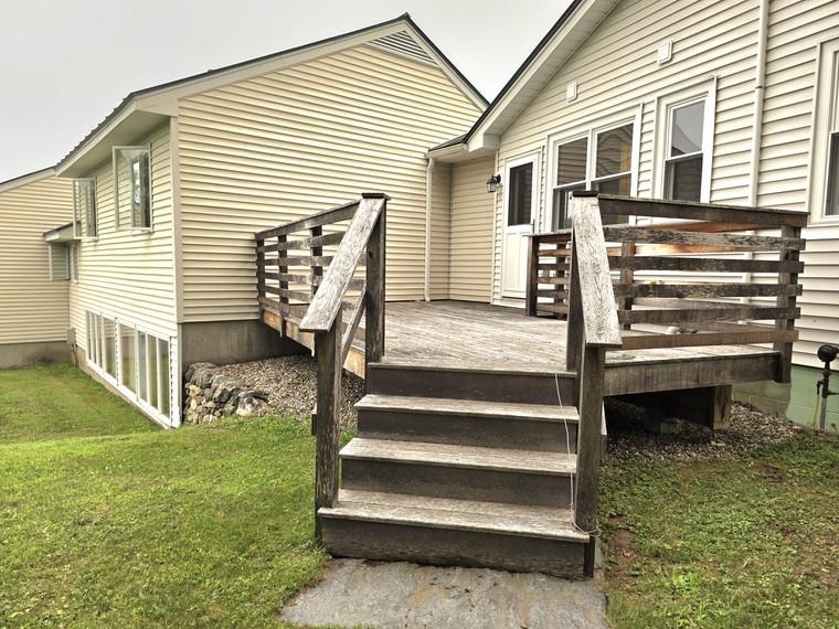 deck off main house 25818744