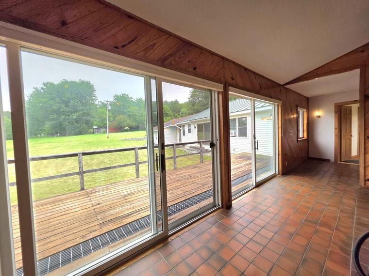 deck off of great room 25818757