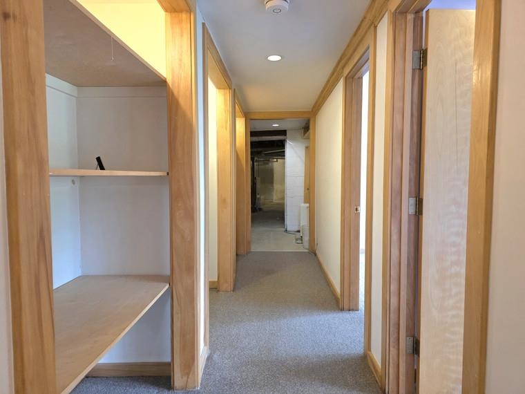 annex hallway to bedrooms 5 and 6 25818736