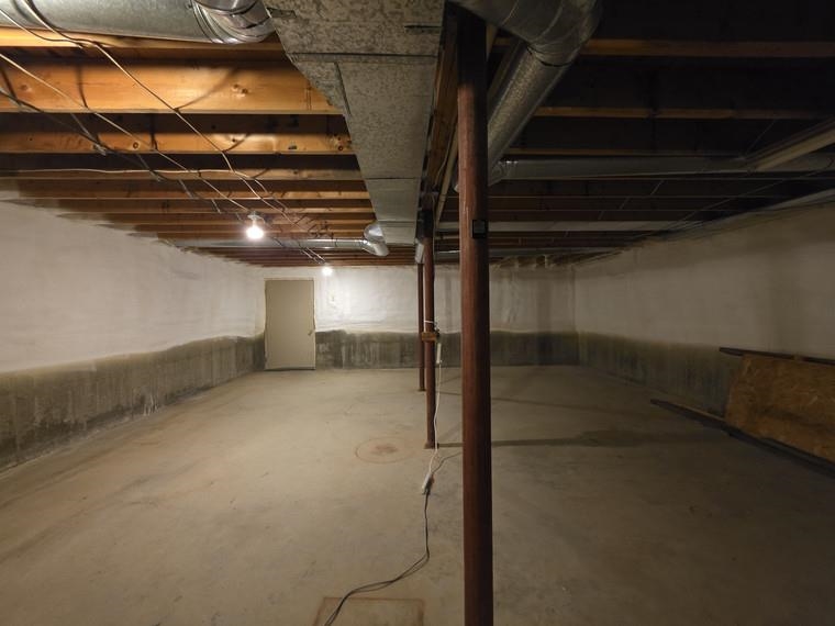 annex basement 25818726