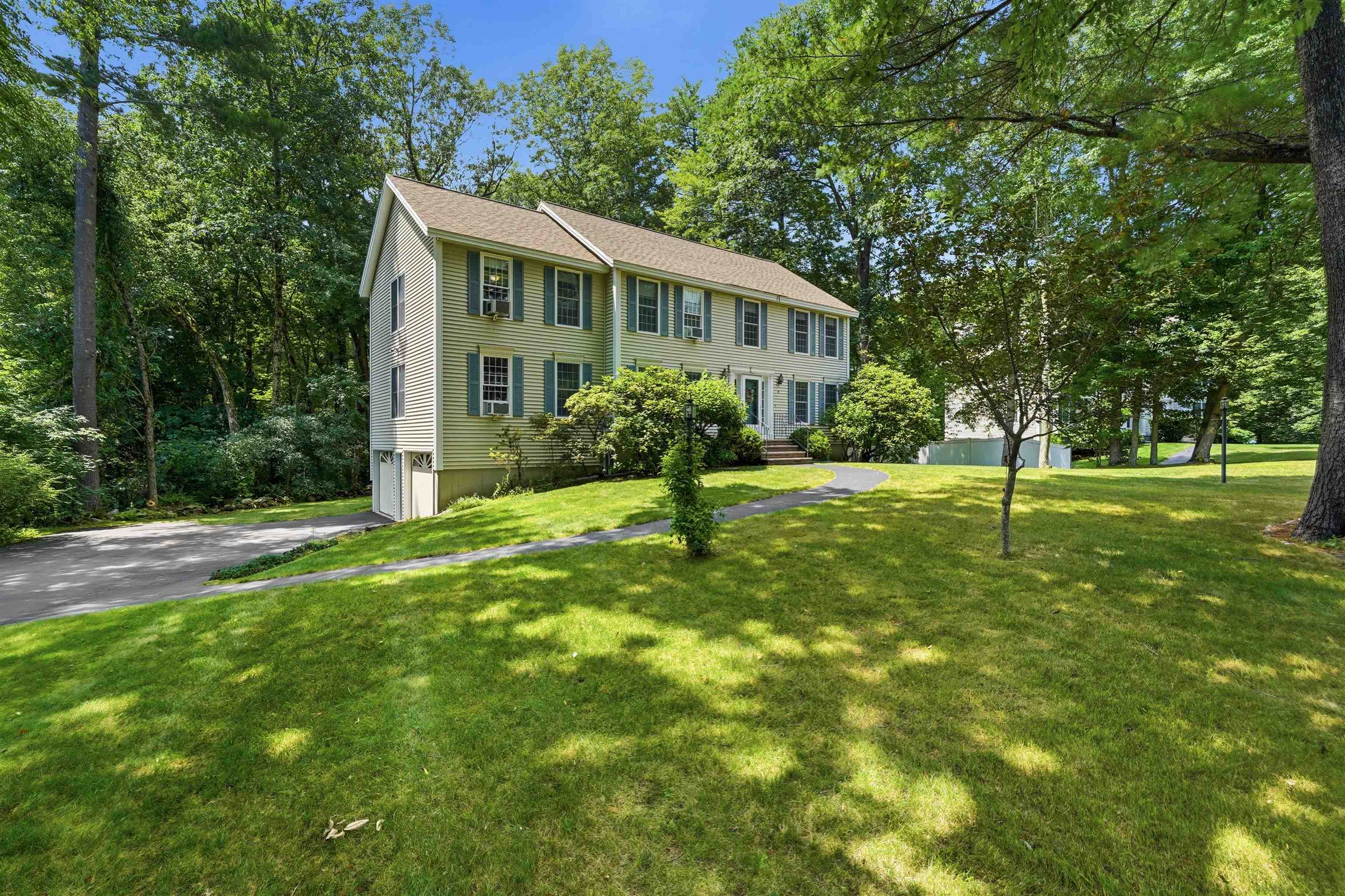 8 Wesley Ln, Salem, NH 03079