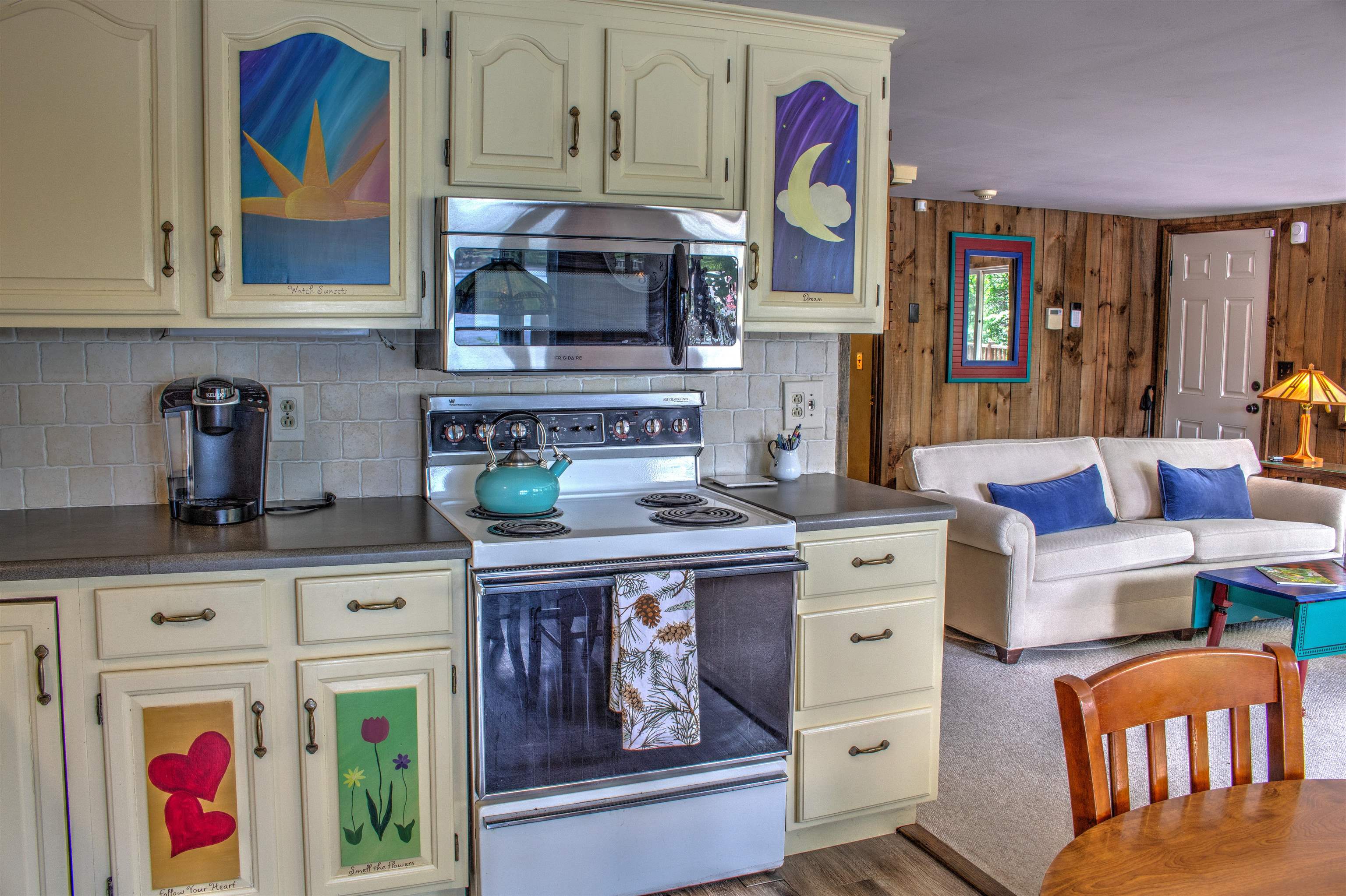 Fully Applianced Kitchen
