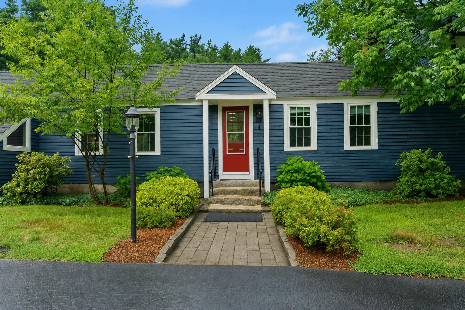26 Old Mont Vernon Rd #A/B, Amherst, NH 03031