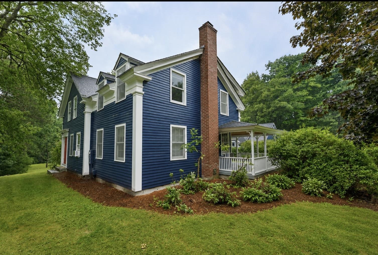 26 Old Mont Vernon Rd #A/B, Amherst, NH 03031