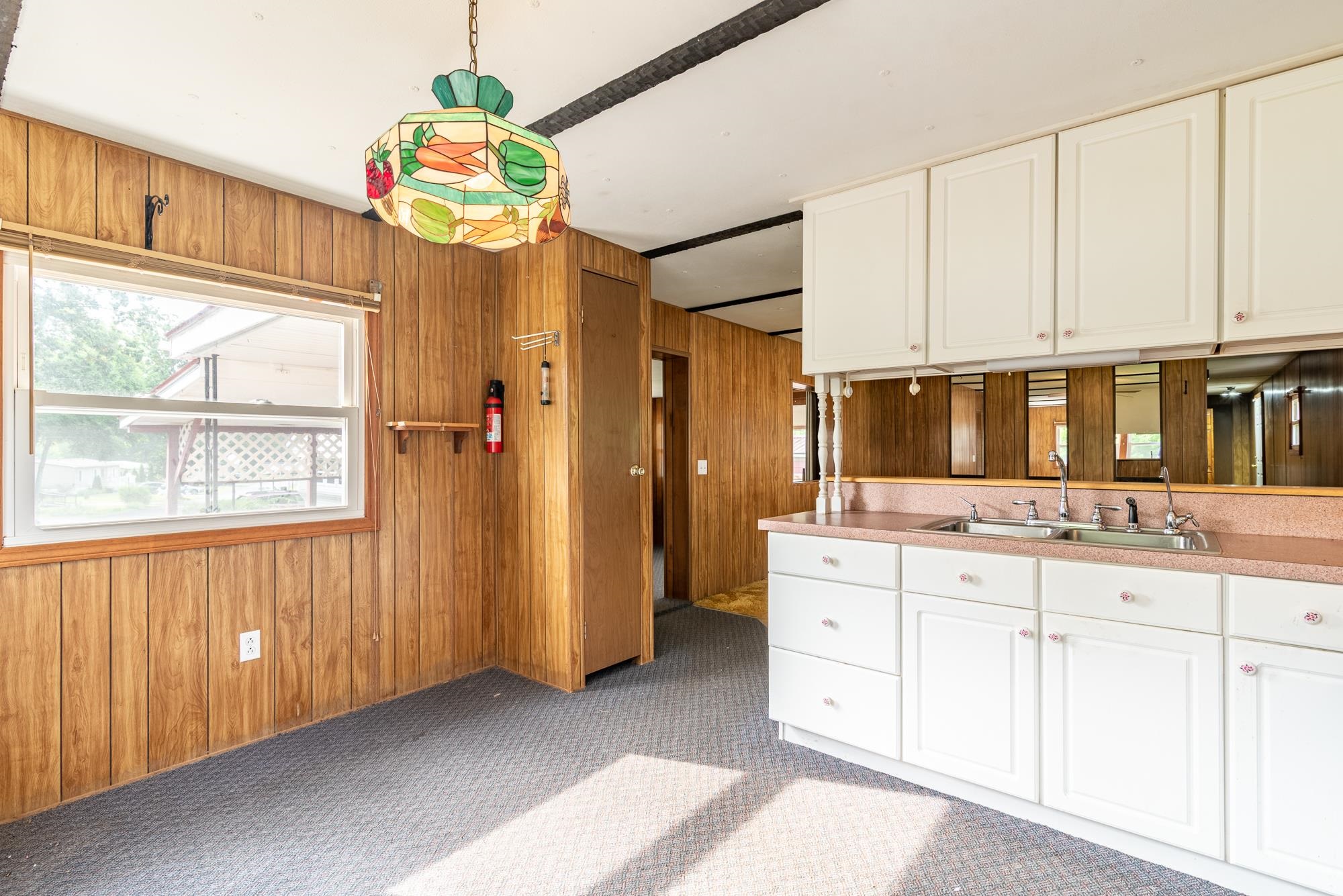 8 South Dewberry Ln, Rochester, NH 03867