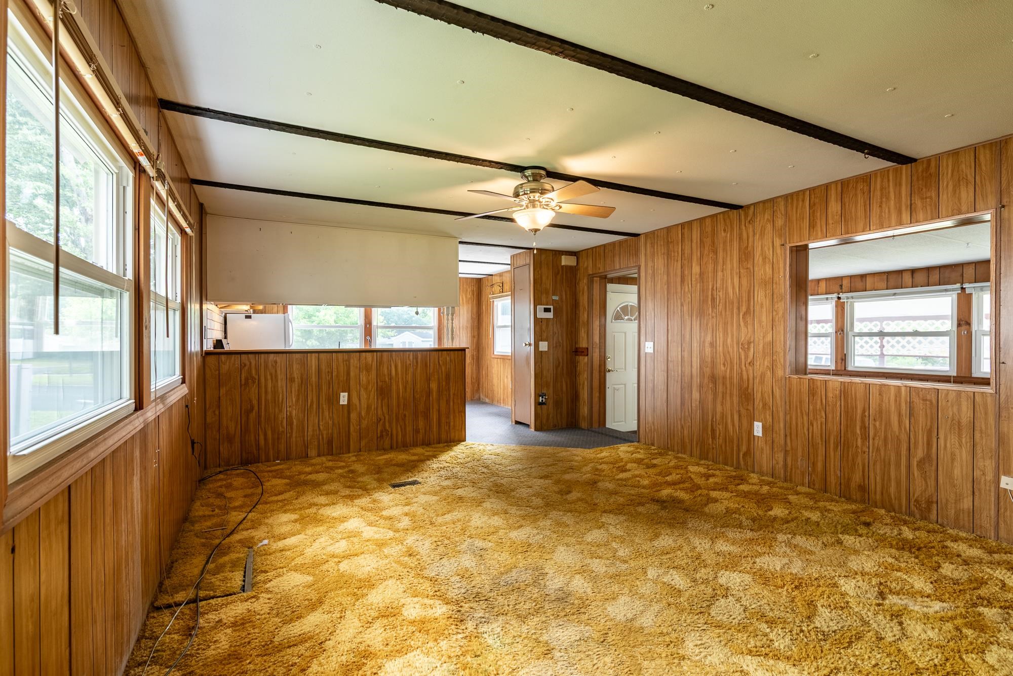 8 South Dewberry Ln, Rochester, NH 03867