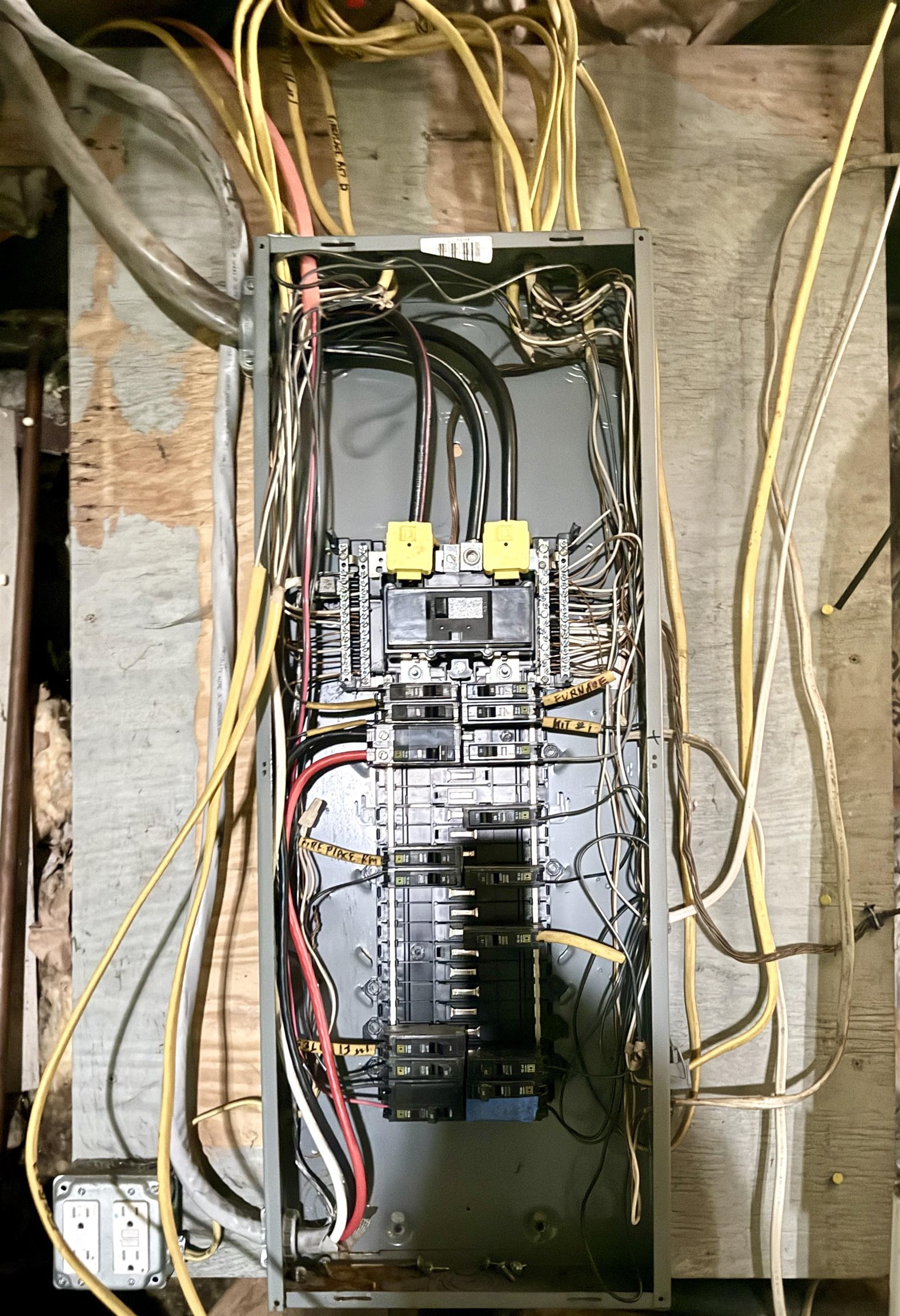 200AMP Circuit Breaker Box