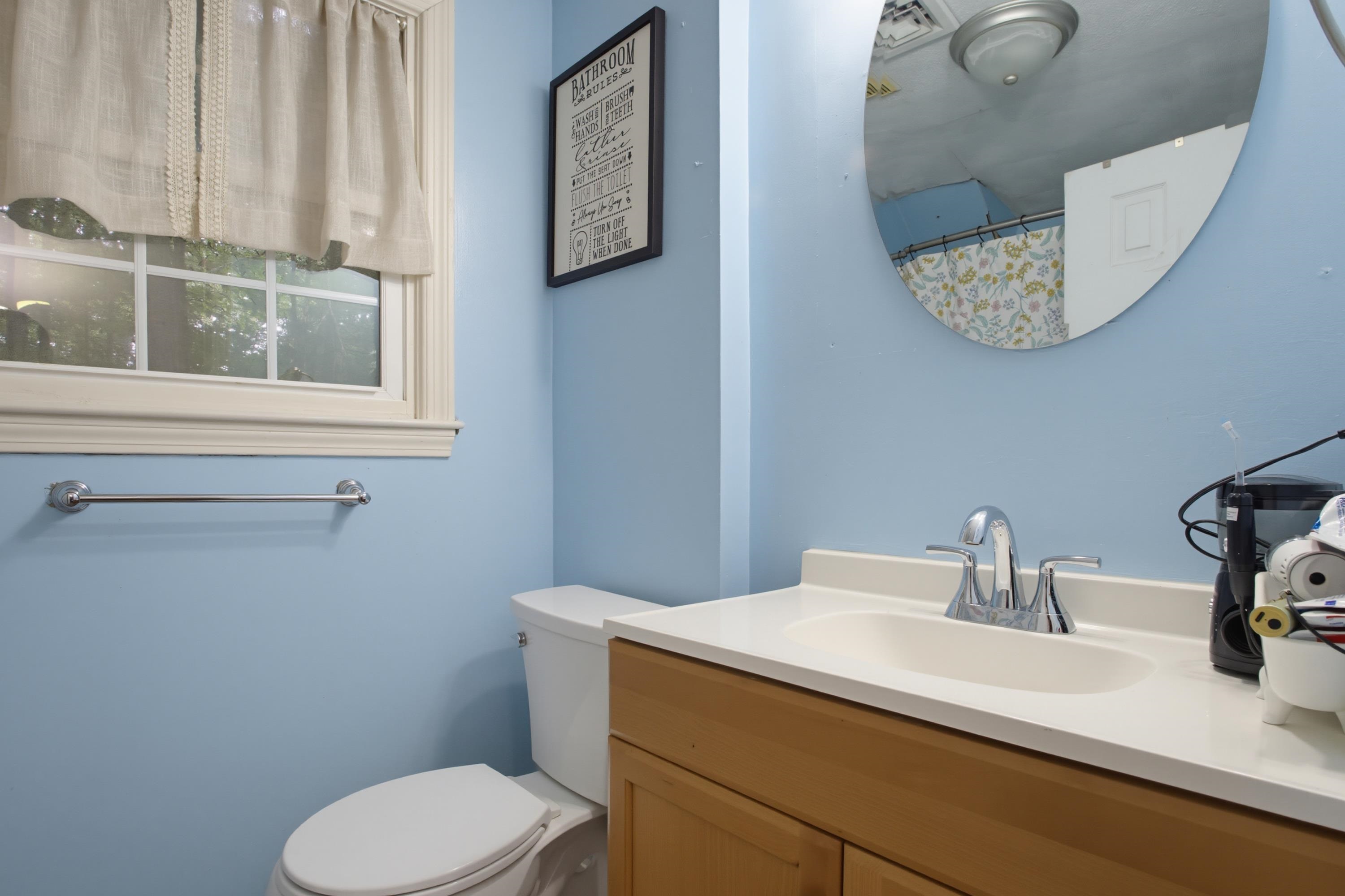21 Shelburne Rd, Nashua, NH 03063